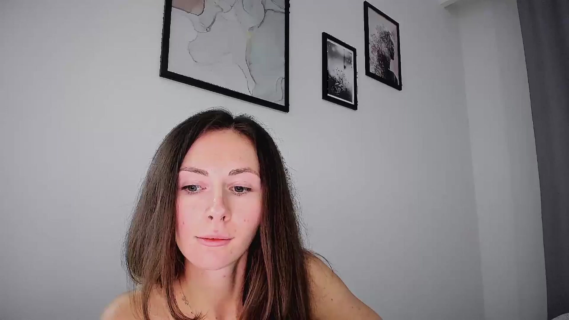 Gallery image thumbnail from Amber_Fry's myfreecams stream on, 12/01/2024, 19:44 image 16 of 20