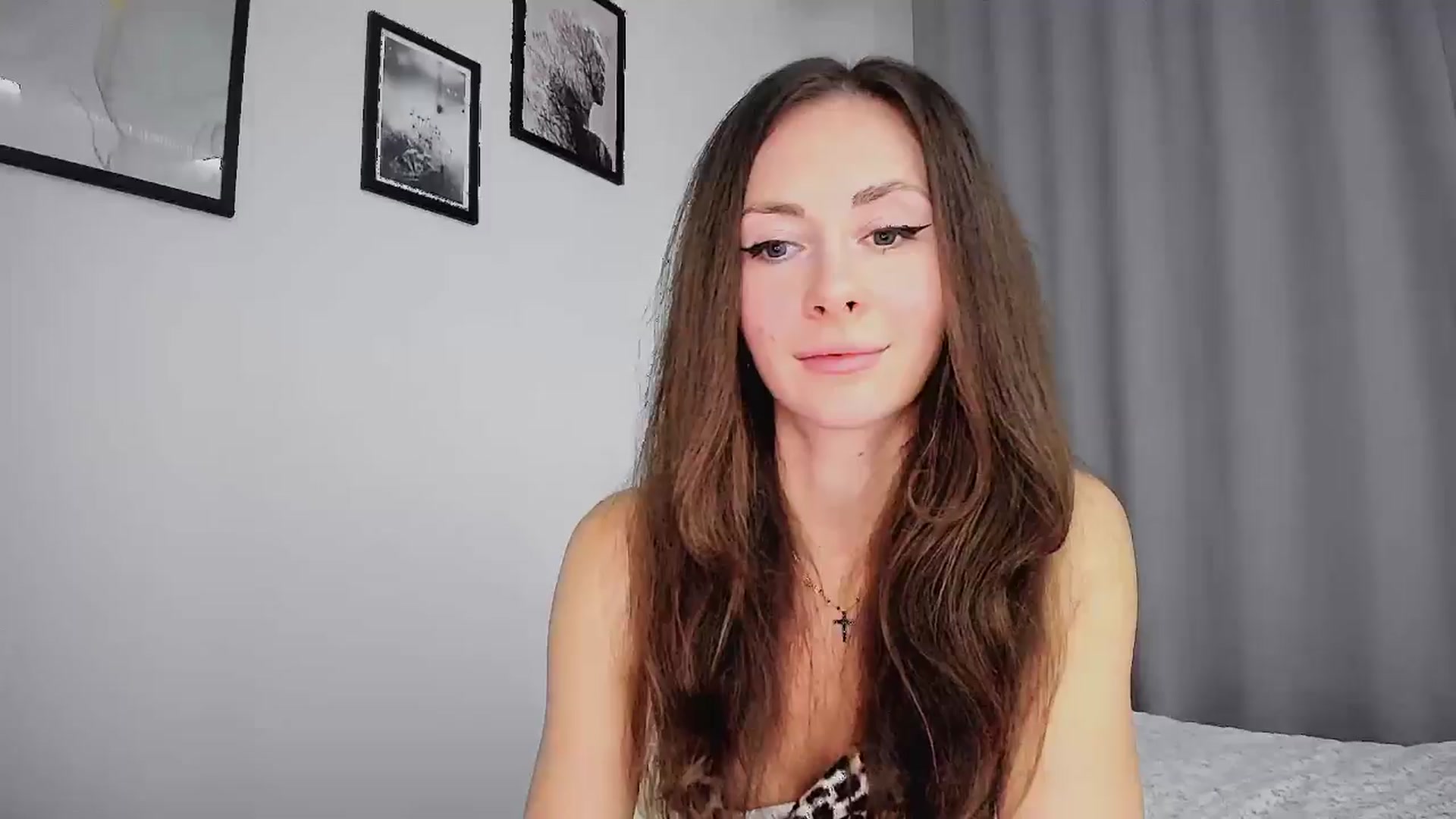 Gallery image thumbnail from Amber_Fry's myfreecams stream on, 12/03/2024, 19:22 image 13 of 20