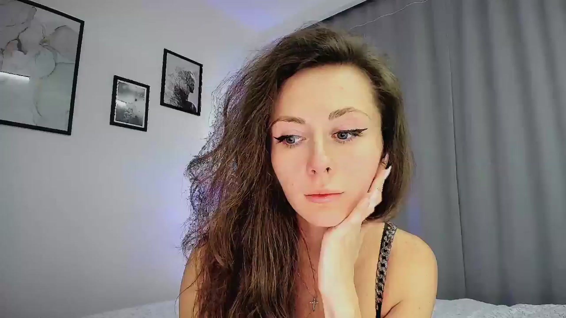 Gallery image thumbnail from Amber_Fry's myfreecams stream on, 12/05/2024, 19:54 image 15 of 20