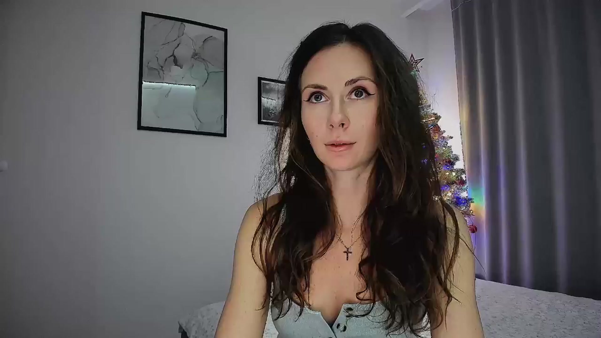 Gallery image thumbnail from Amber_Fry's myfreecams stream on, 12/06/2024, 19:38 image 17 of 20