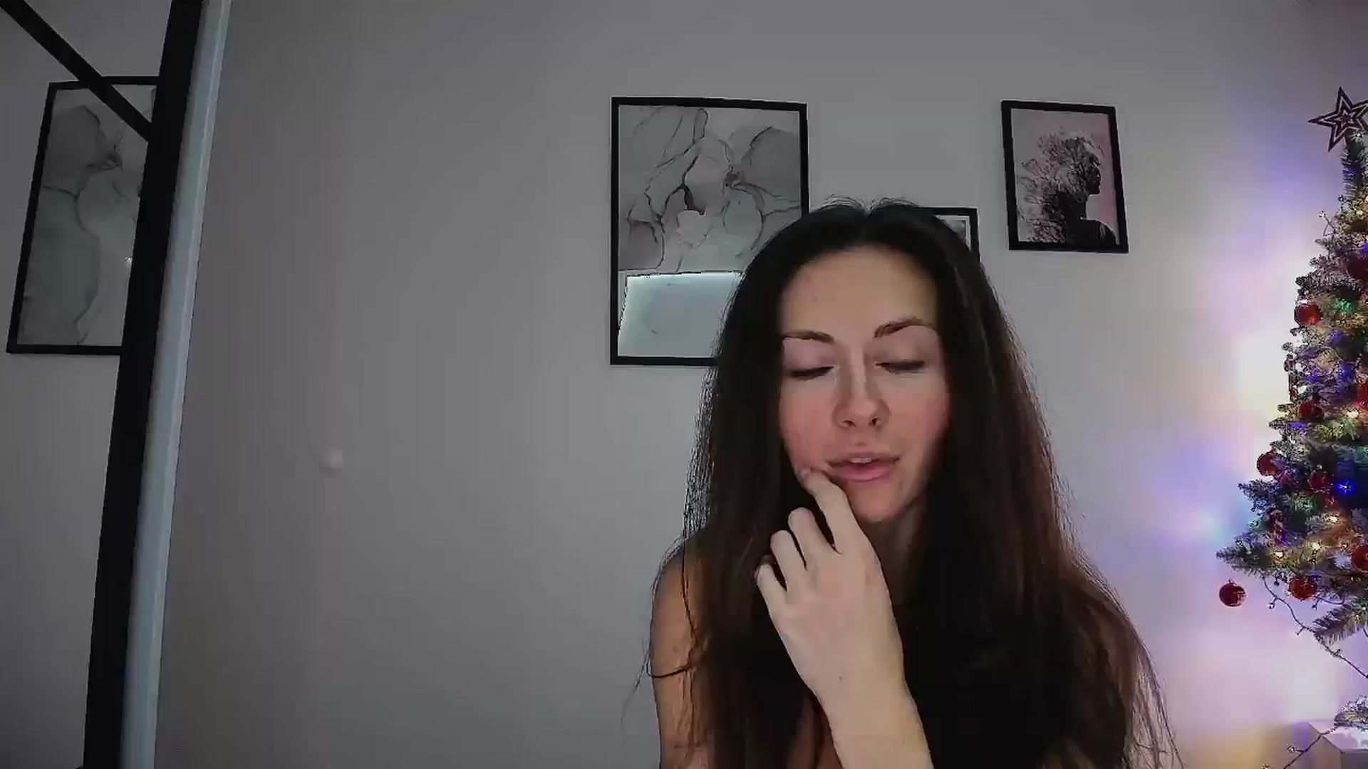 Gallery image thumbnail from Amber_Fry's myfreecams stream on, 12/07/2024, 22:29 image 13 of 20