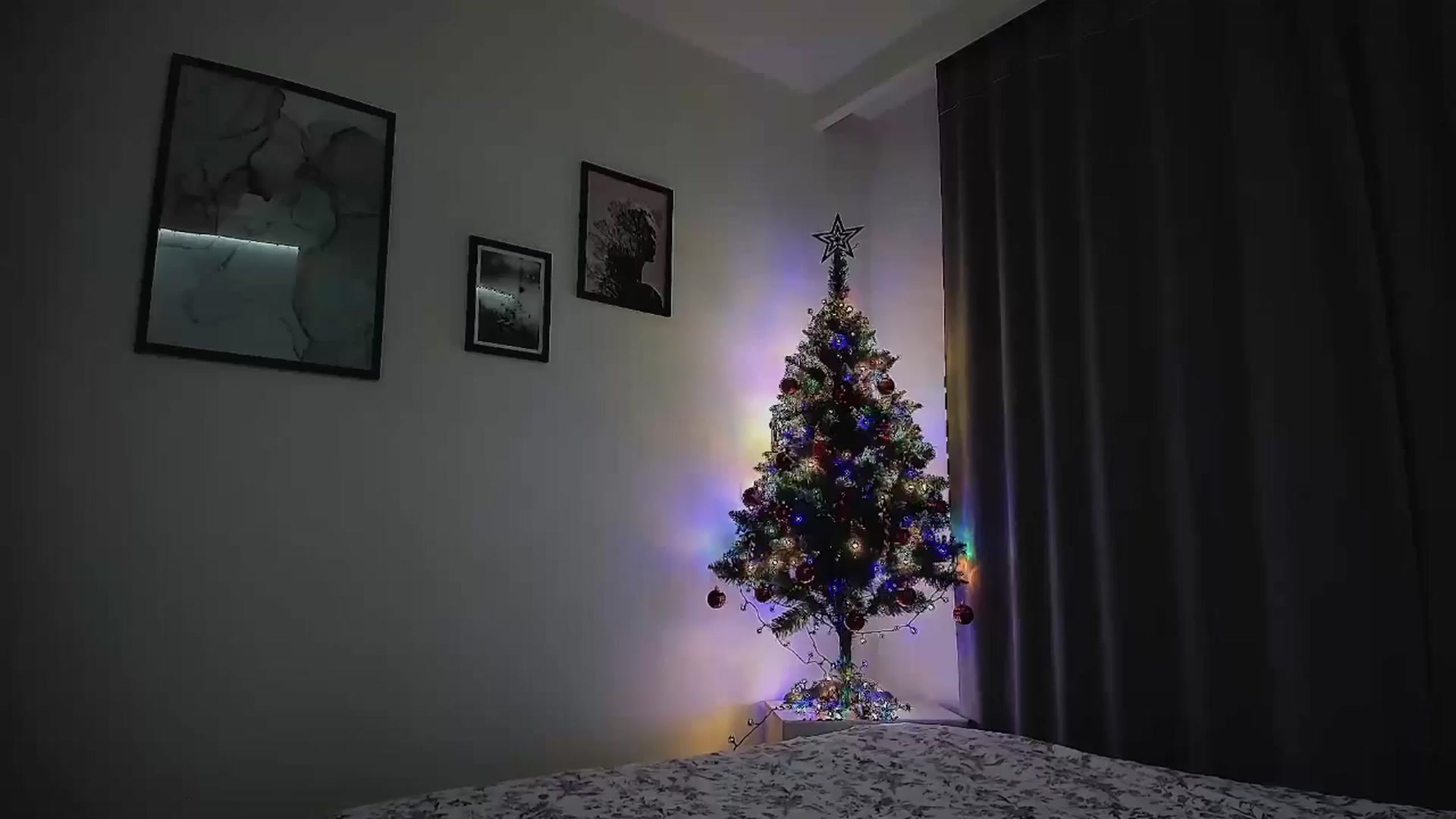 Gallery image thumbnail from Amber_Fry's myfreecams stream on, 12/07/2024, 22:29 image 5 of 20