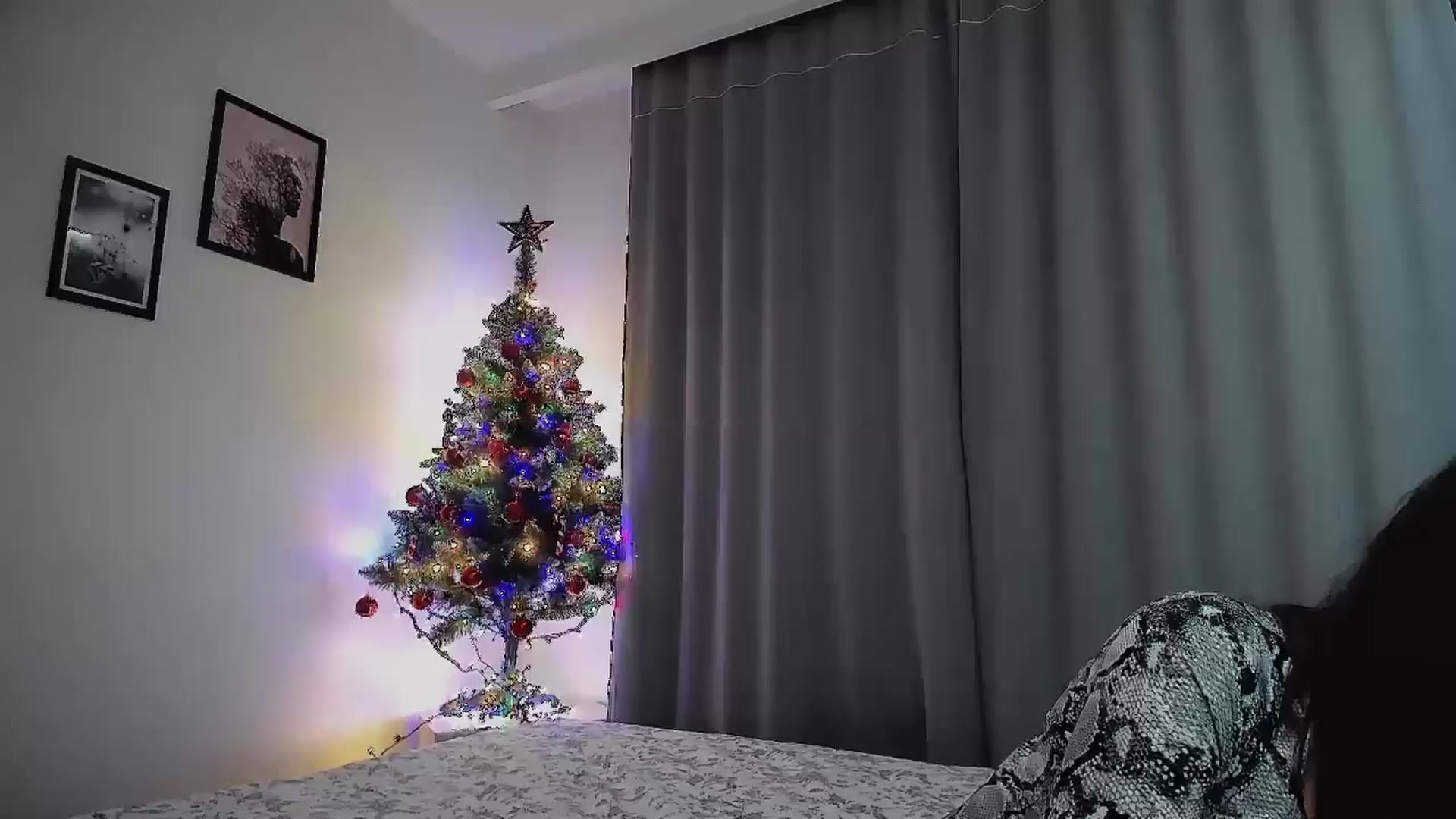 Gallery image thumbnail from Amber_Fry's myfreecams stream on, 12/08/2024, 21:12 image 16 of 20