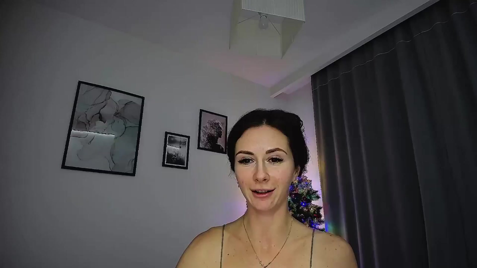 Gallery image thumbnail from Amber_Fry's myfreecams stream on, 12/10/2024, 21:03 image 19 of 20