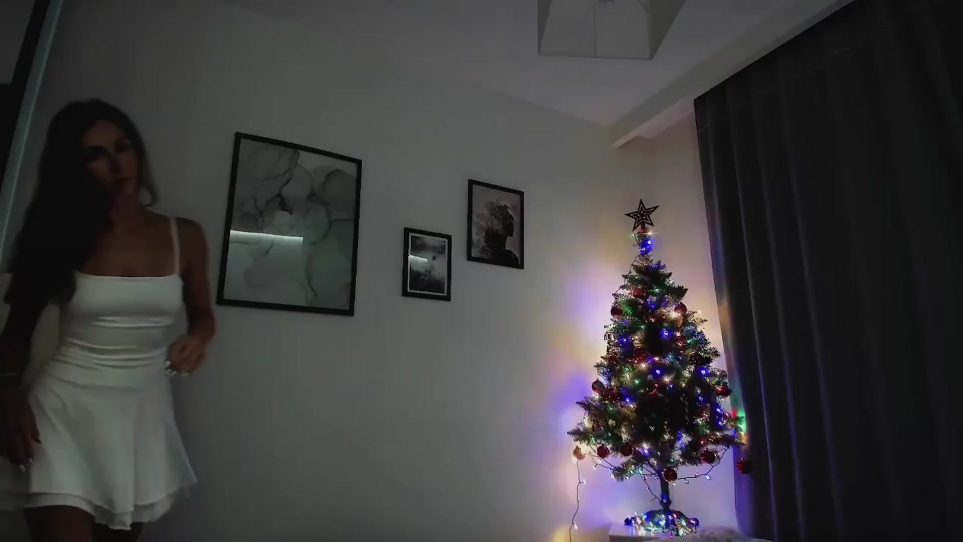 Gallery image thumbnail from Amber_Fry's myfreecams stream on, 12/27/2024, 20:39 image 12 of 20