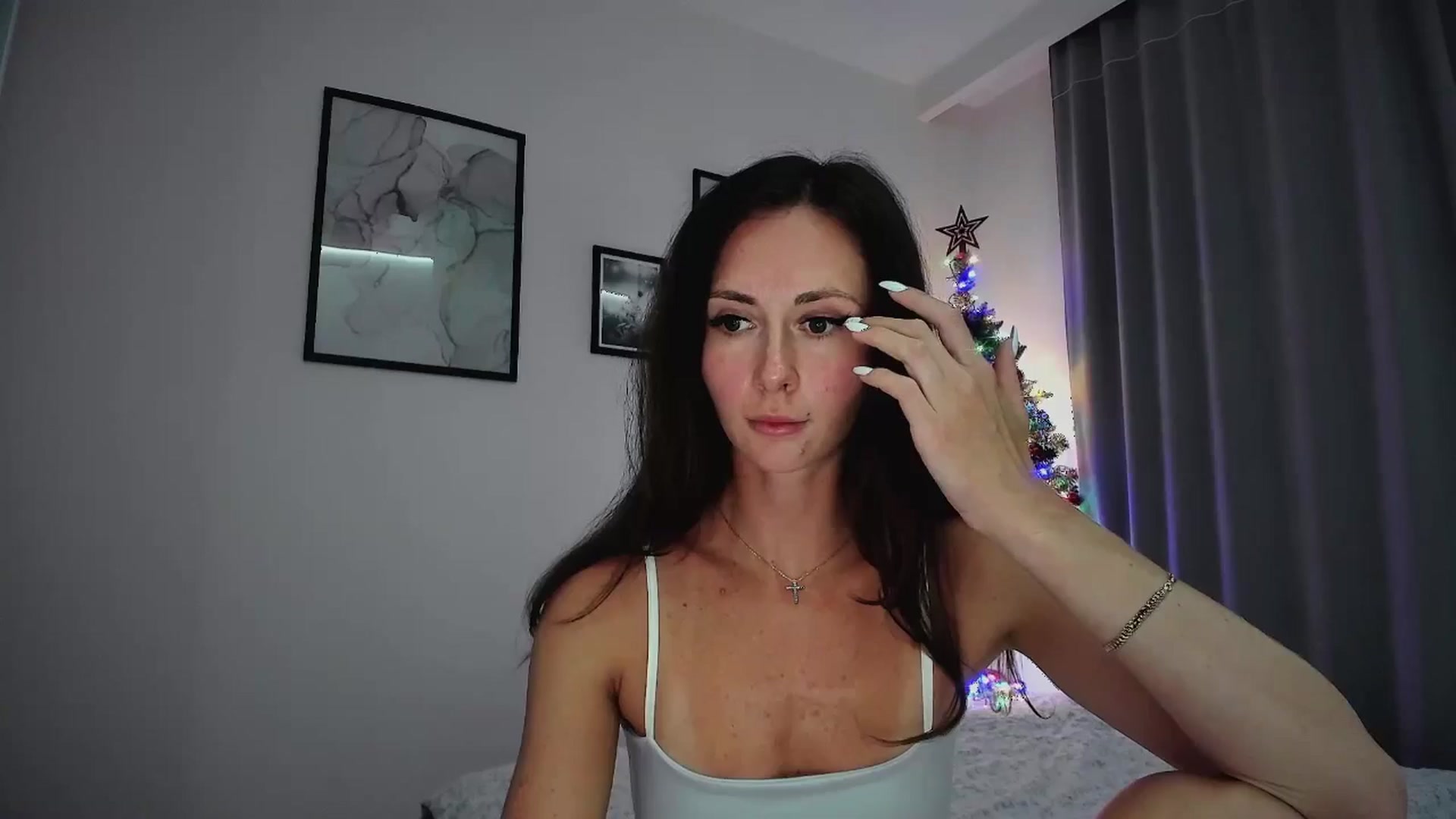 Gallery image thumbnail from Amber_Fry's myfreecams stream on, 12/27/2024, 20:39 image 17 of 20