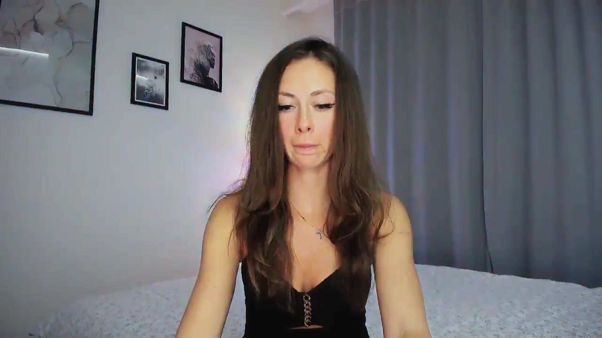 Gallery image thumbnail from Amber_Fry's myfreecams stream on, 01/01/2025, 21:28 image 17 of 20