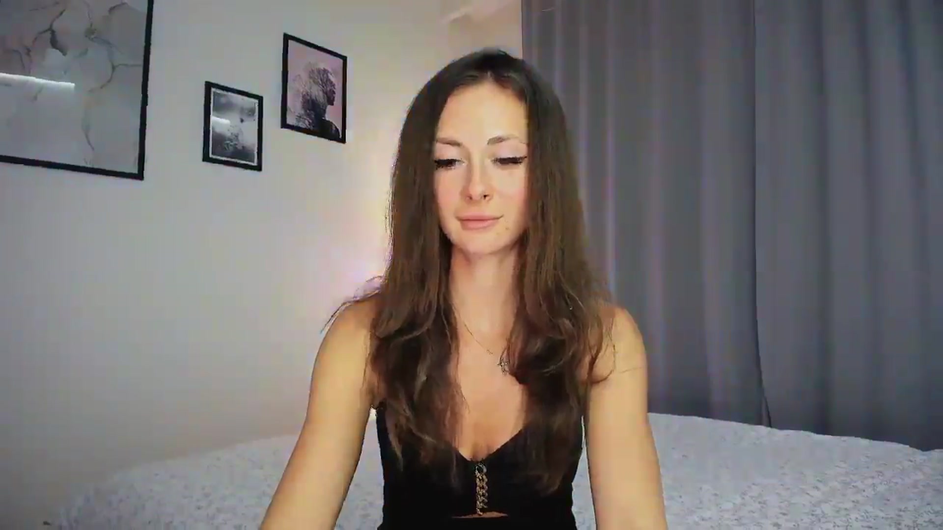 Gallery image thumbnail from Amber_Fry's myfreecams stream on, 01/01/2025, 21:28 image 18 of 20