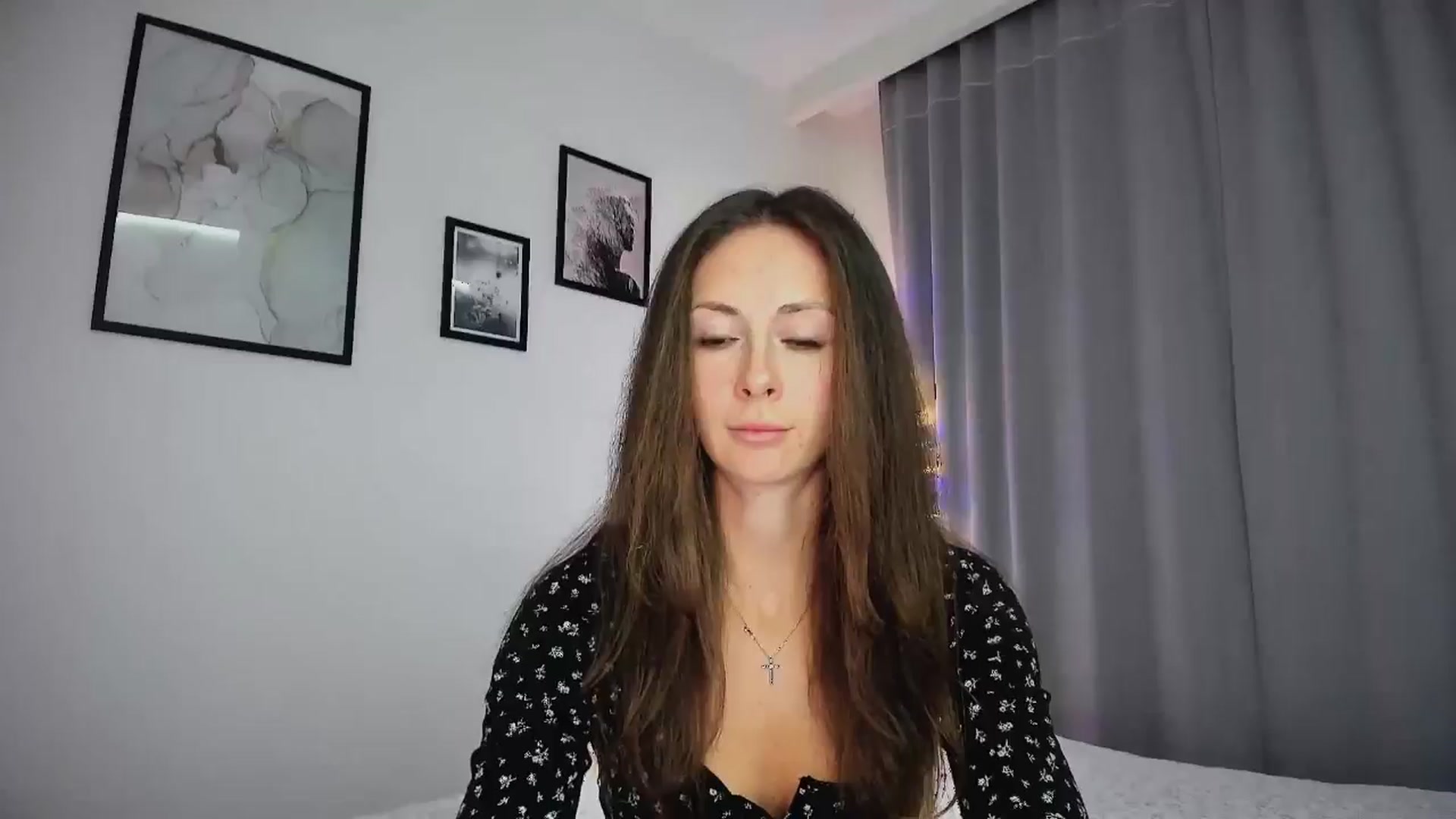 Gallery image thumbnail from Amber_Fry's myfreecams stream on, 01/03/2025, 19:16 image 19 of 20
