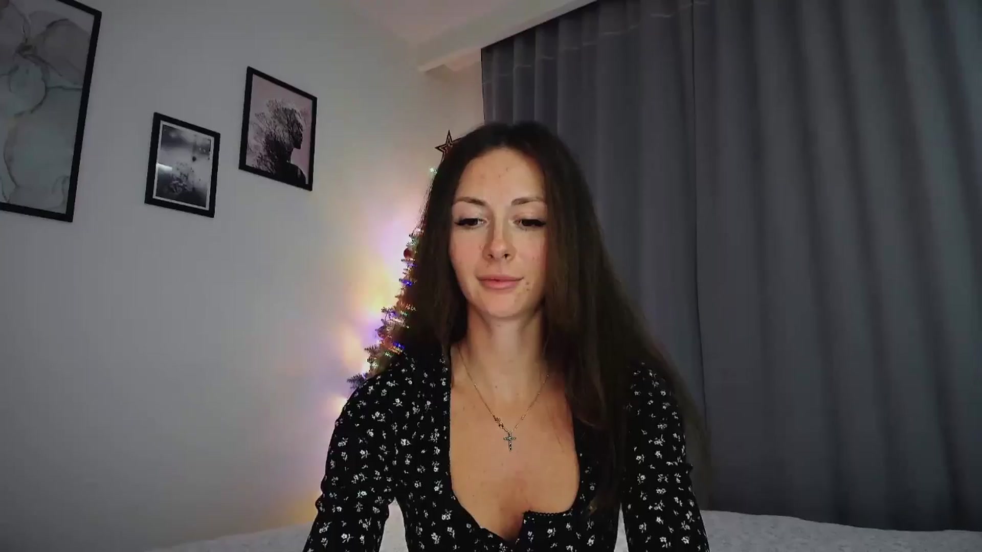 Gallery image thumbnail from Amber_Fry's myfreecams stream on, 01/03/2025, 22:28 image 17 of 20