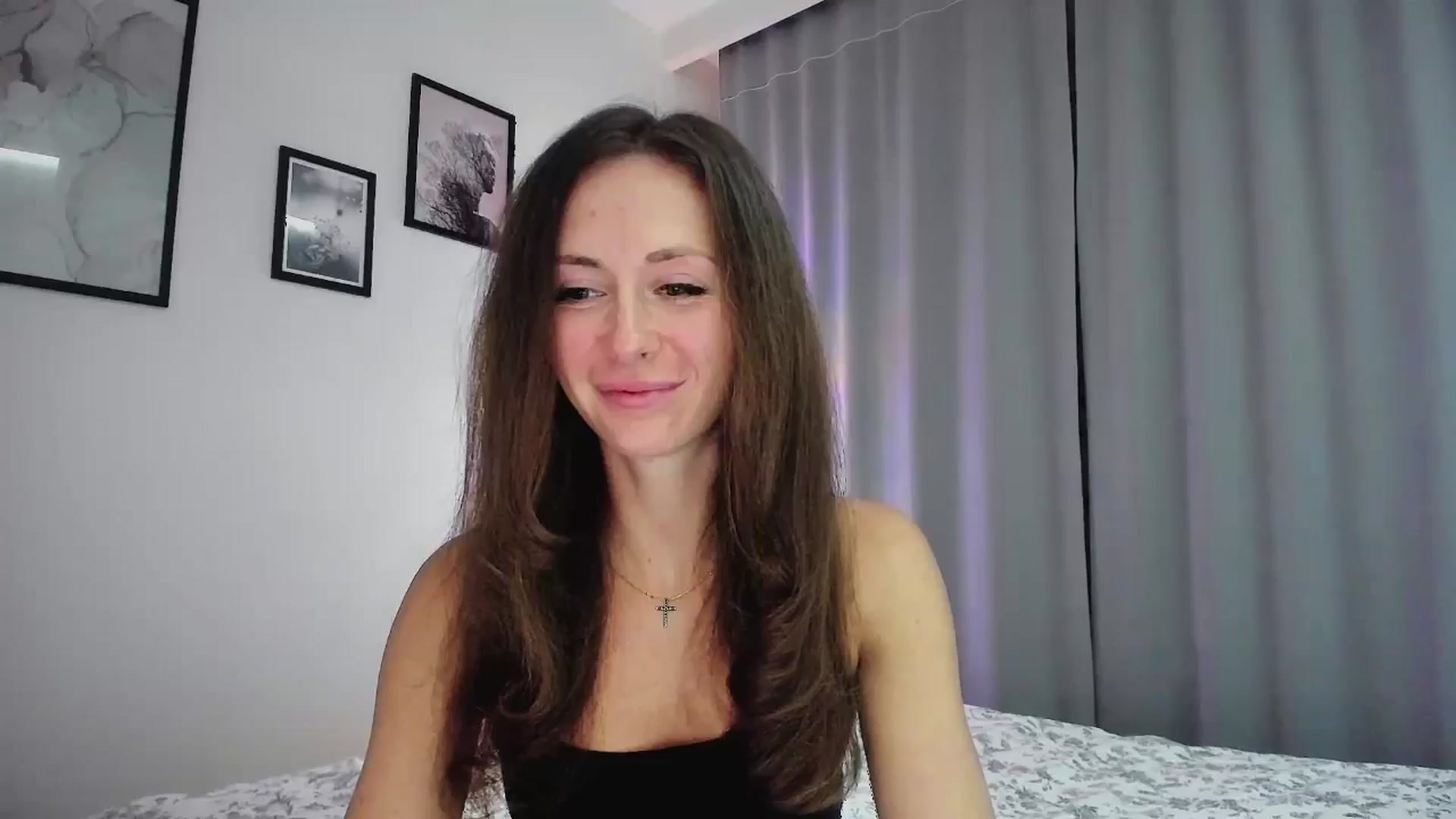 Gallery image thumbnail from Amber_Fry's myfreecams stream on, 01/05/2025, 21:02 image 15 of 20