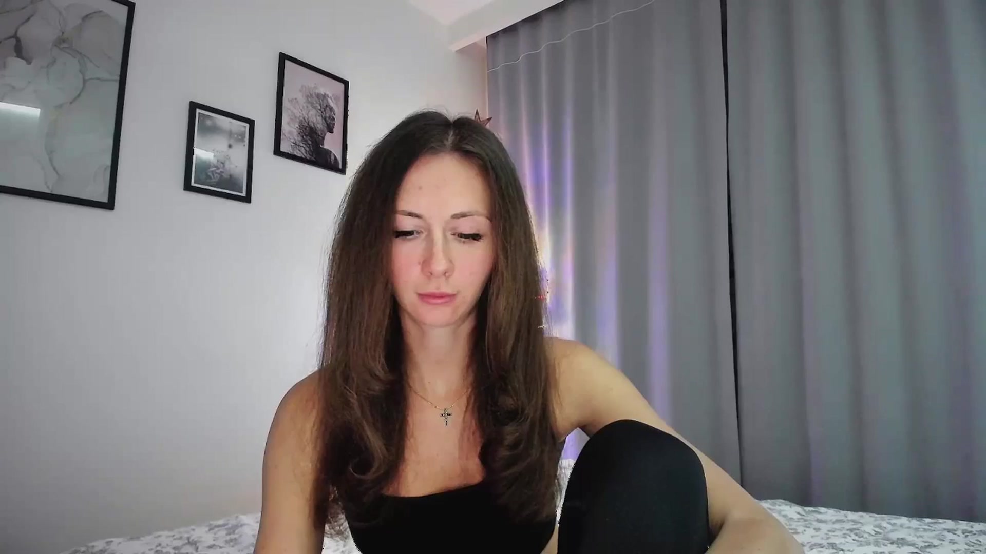 Gallery image thumbnail from Amber_Fry's myfreecams stream on, 01/05/2025, 21:02 image 12 of 20