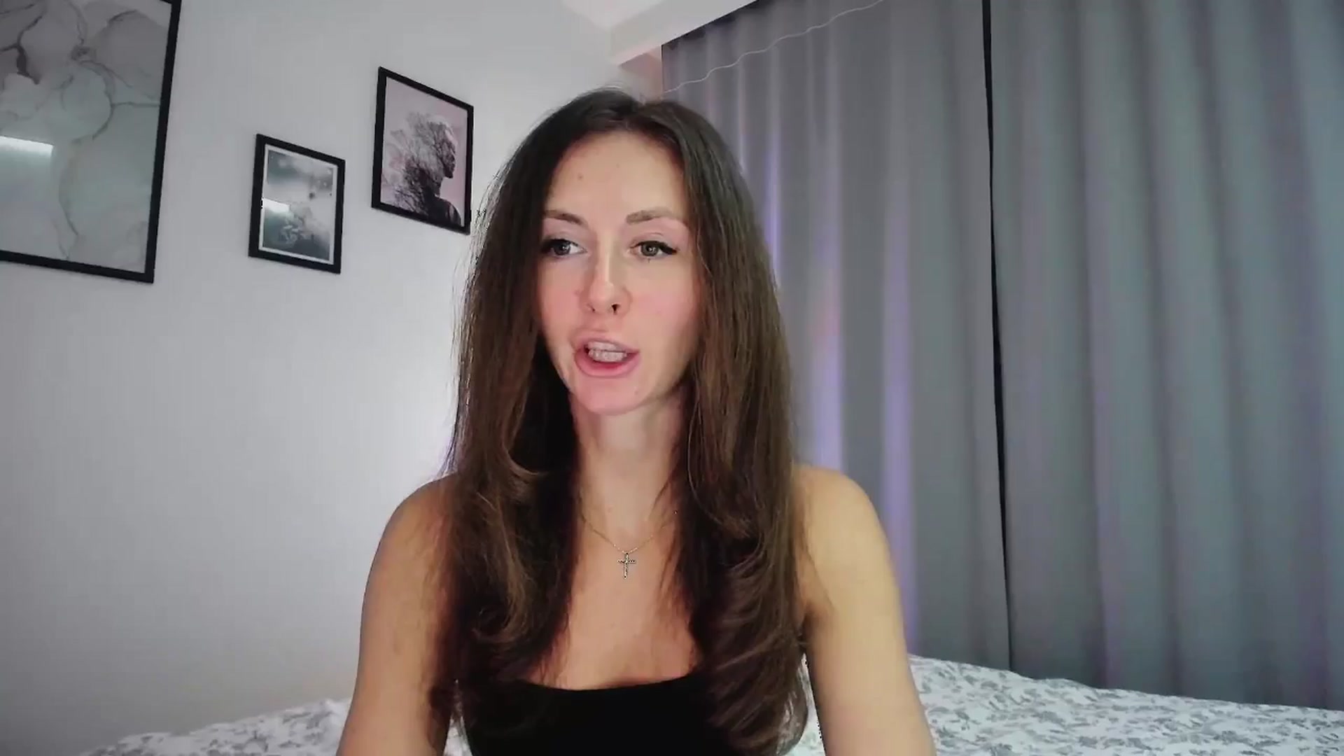 Gallery image thumbnail from Amber_Fry's myfreecams stream on, 01/05/2025, 21:02 image 16 of 20