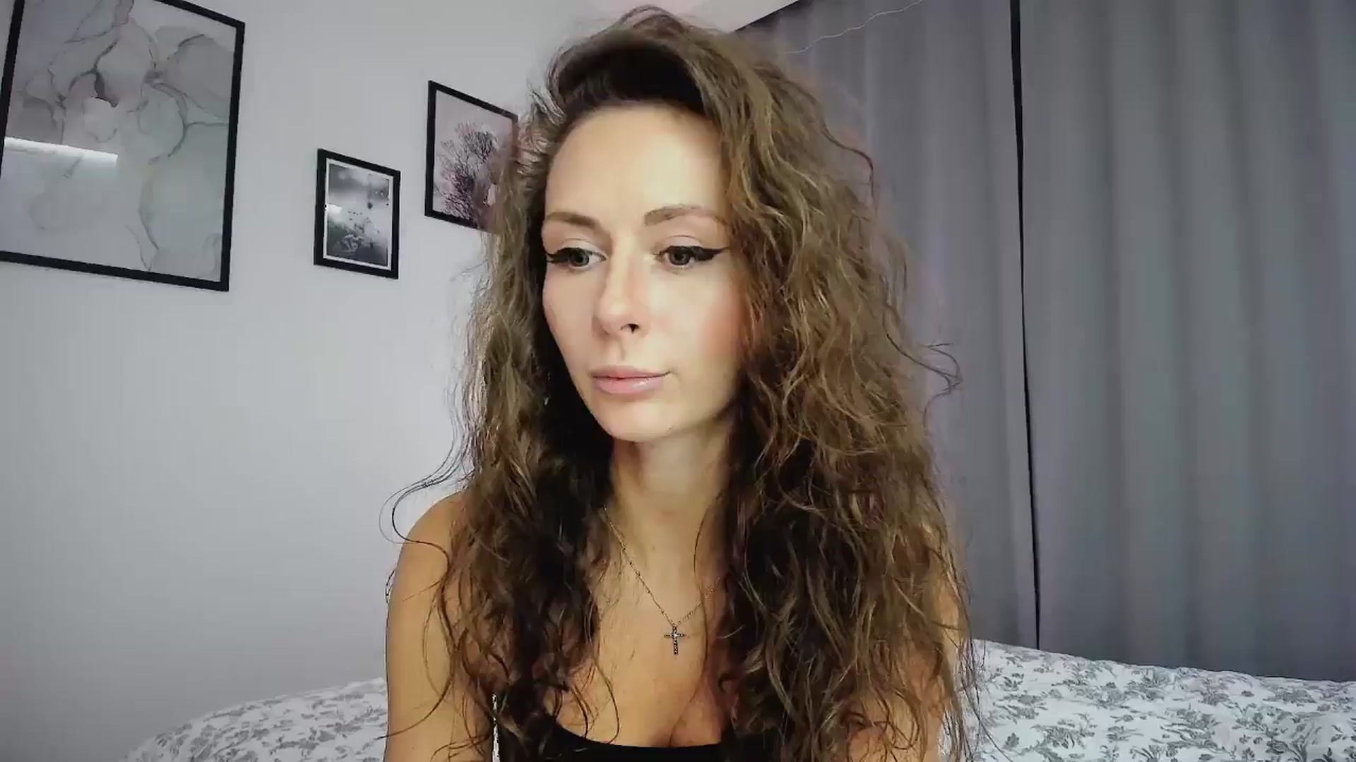 Gallery image thumbnail from Amber_Fry's myfreecams stream on, 01/08/2025, 19:50 image 4 of 20