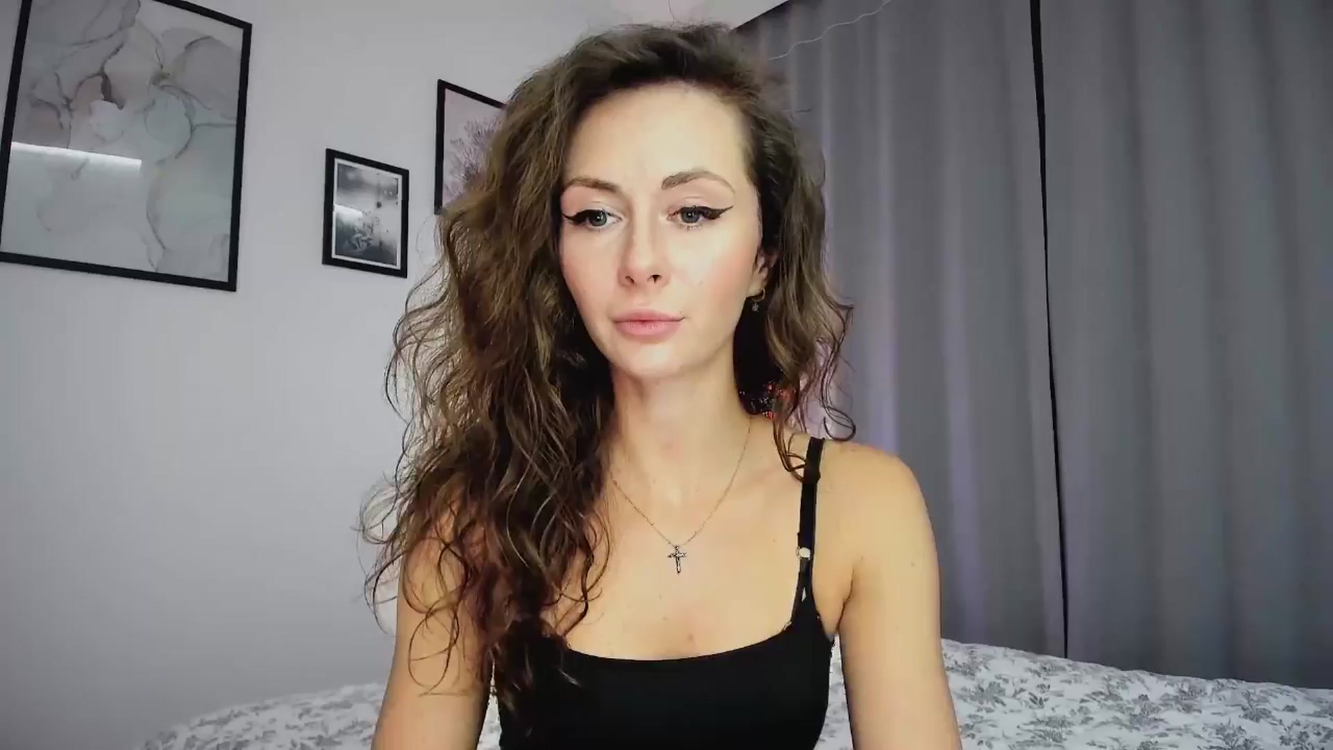 Gallery image thumbnail from Amber_Fry's myfreecams stream on, 01/08/2025, 19:50 image 17 of 20