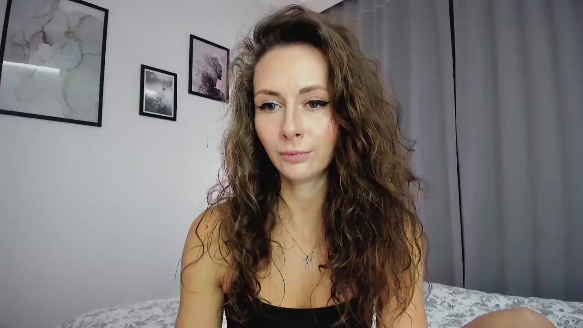 Gallery image thumbnail from Amber_Fry's myfreecams stream on, 01/08/2025, 19:50 image 14 of 20