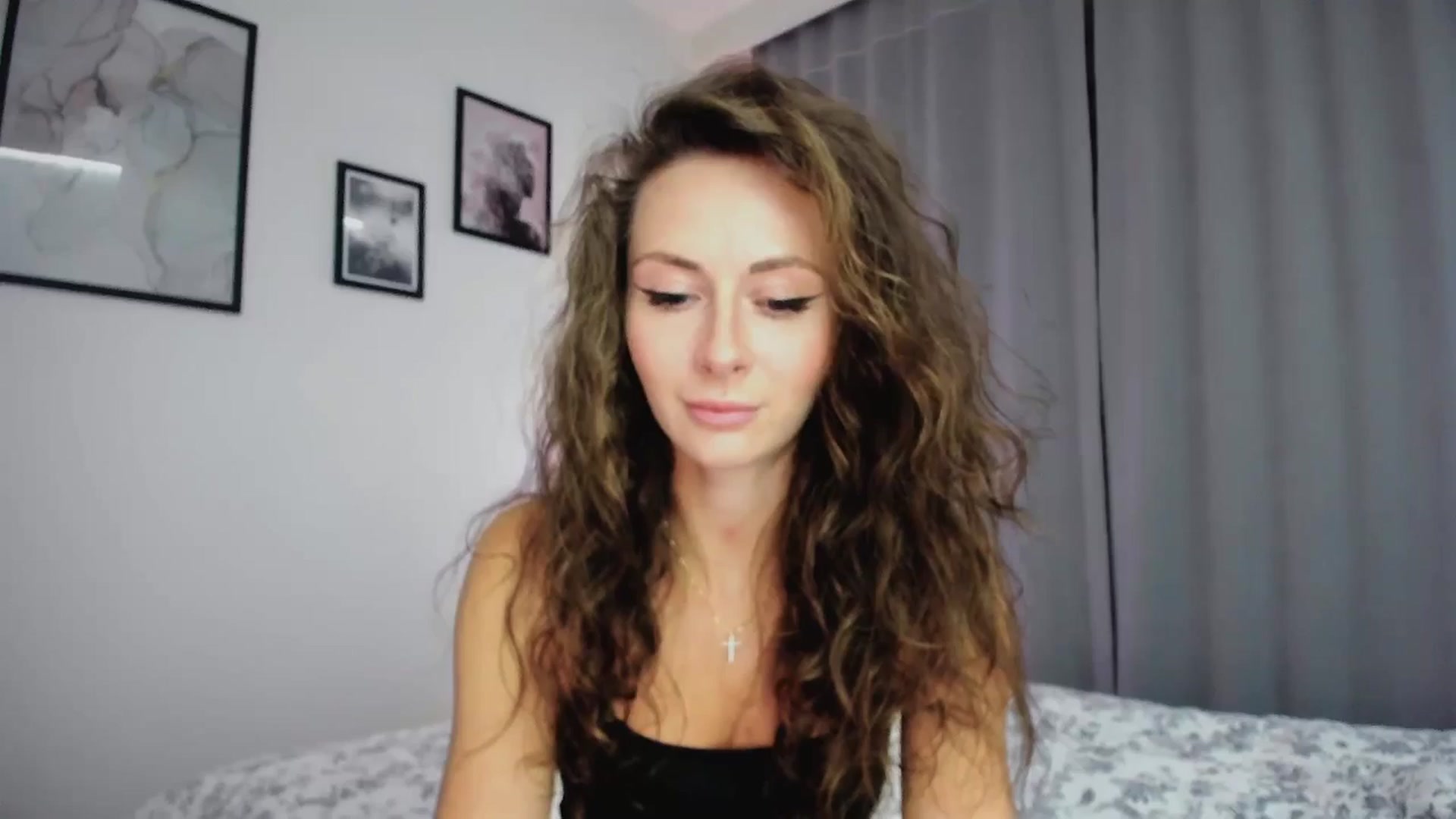 Gallery image thumbnail from Amber_Fry's myfreecams stream on, 01/08/2025, 19:50 image 3 of 20