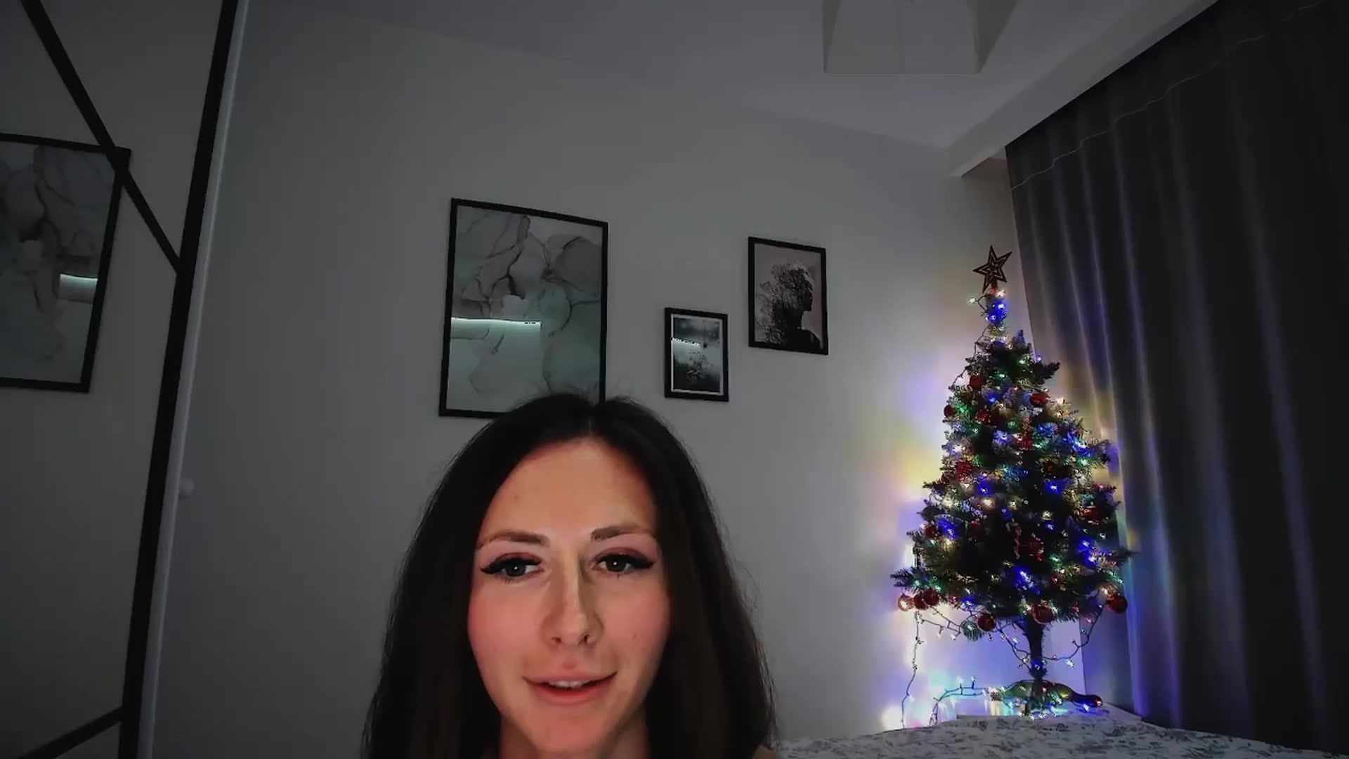 Gallery image thumbnail from Amber_Fry's myfreecams stream on, 01/12/2025, 18:09 image 17 of 20