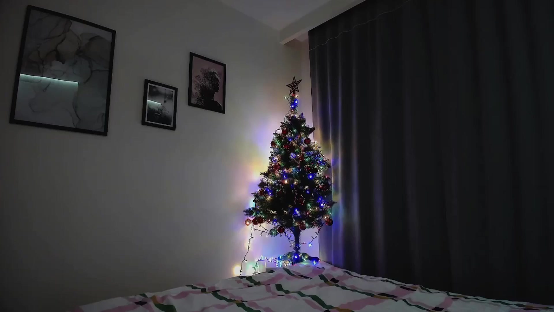 Gallery image thumbnail from Amber_Fry's myfreecams stream on, 01/14/2025, 20:04 image 19 of 20