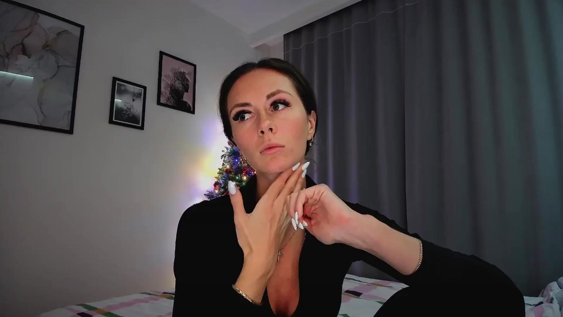 Gallery image thumbnail from Amber_Fry's myfreecams stream on, 01/17/2025, 19:06 image 10 of 20