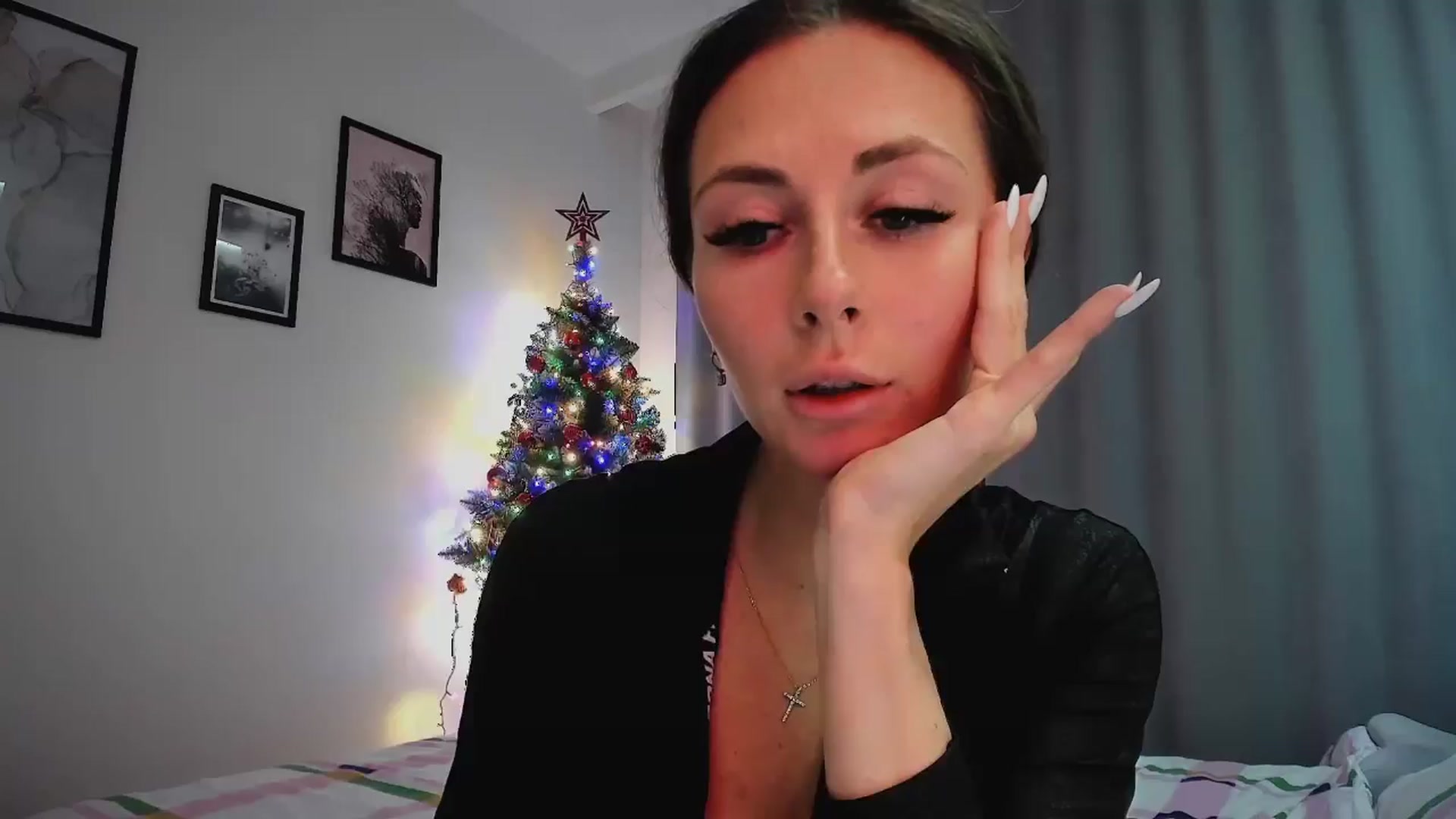 Gallery image thumbnail from Amber_Fry's myfreecams stream on, 01/17/2025, 19:06 image 20 of 20