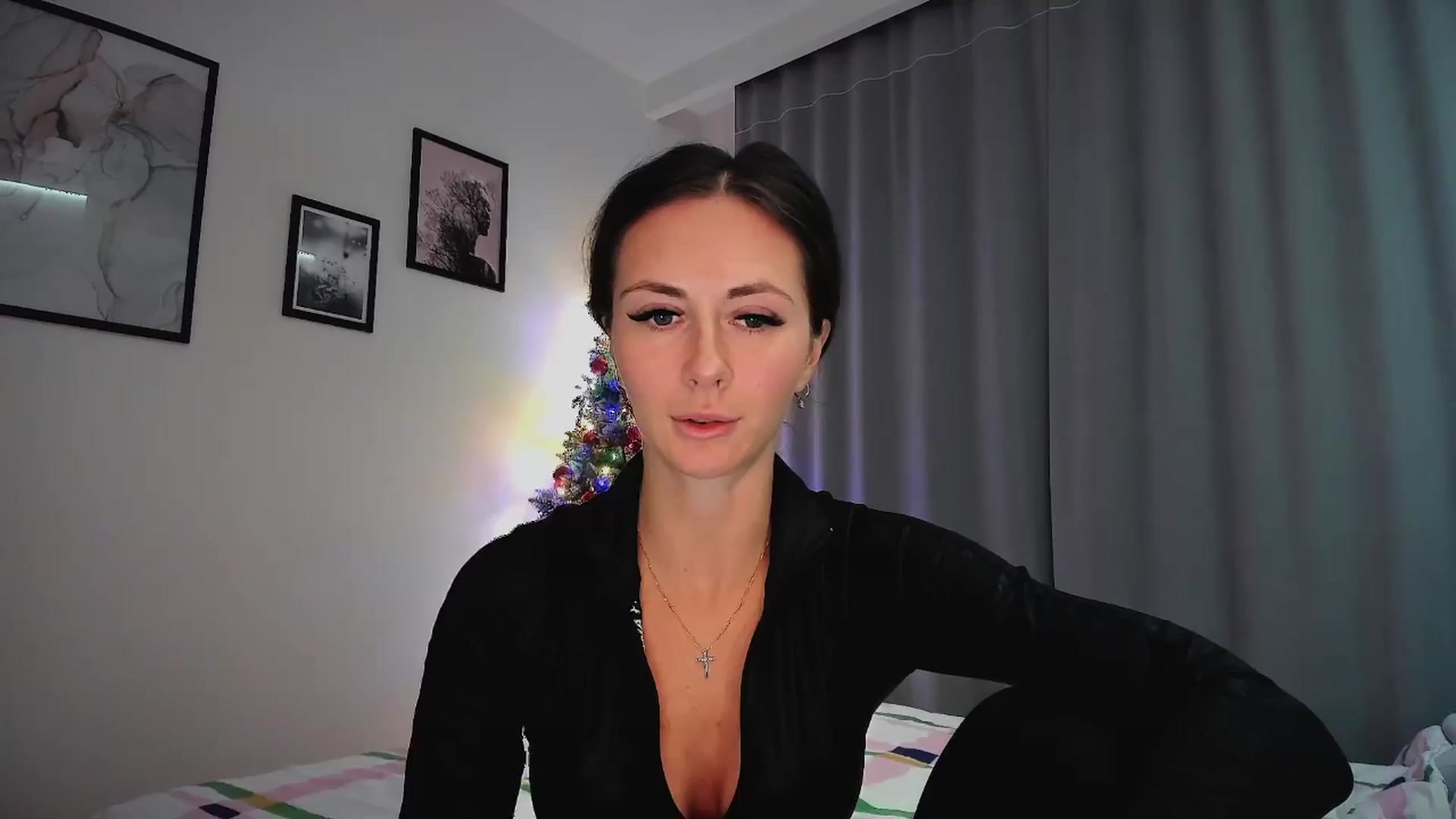 Gallery image thumbnail from Amber_Fry's myfreecams stream on, 01/17/2025, 19:06 image 7 of 20