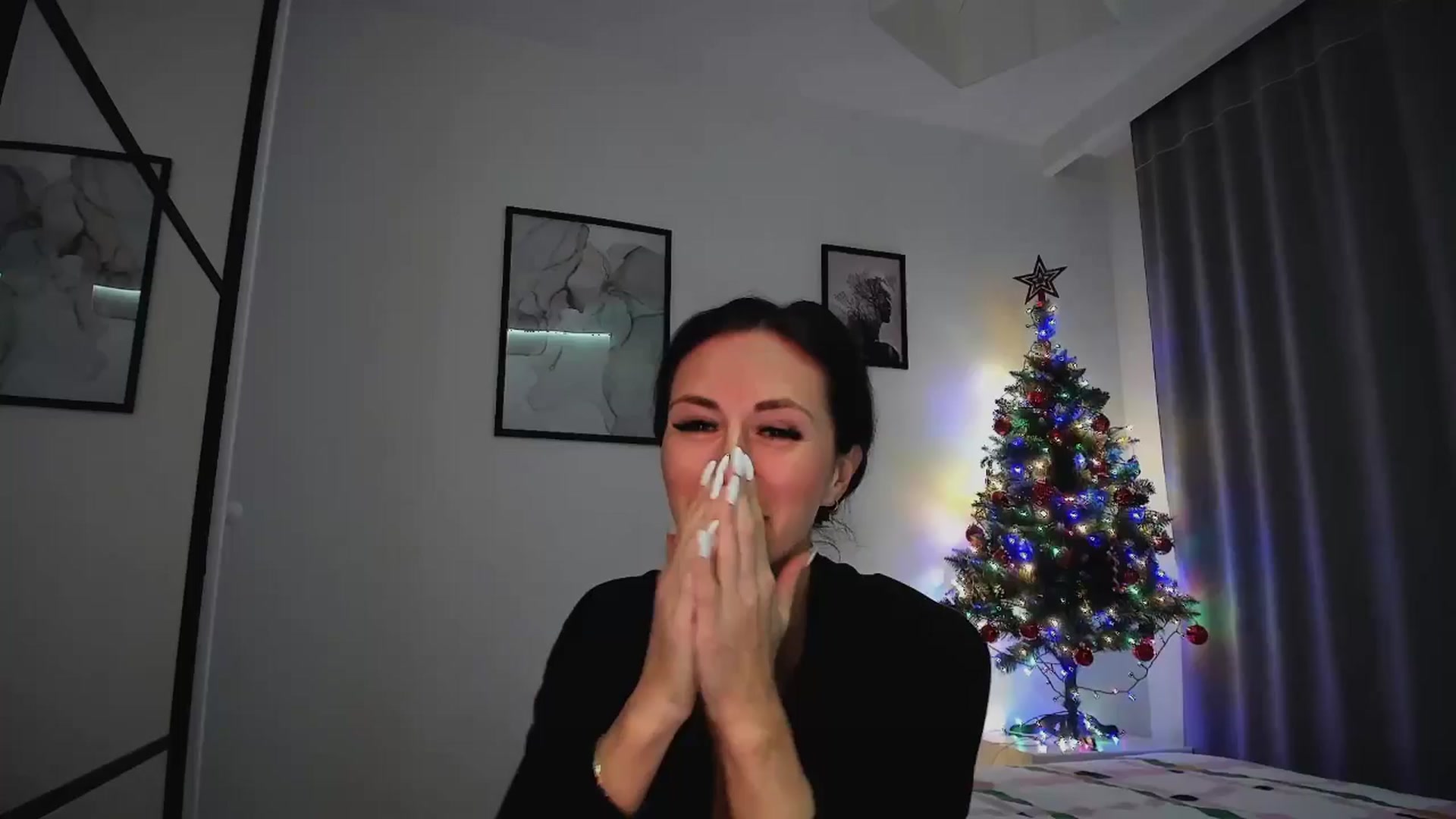 Gallery image thumbnail from Amber_Fry's myfreecams stream on, 01/17/2025, 19:06 image 15 of 20