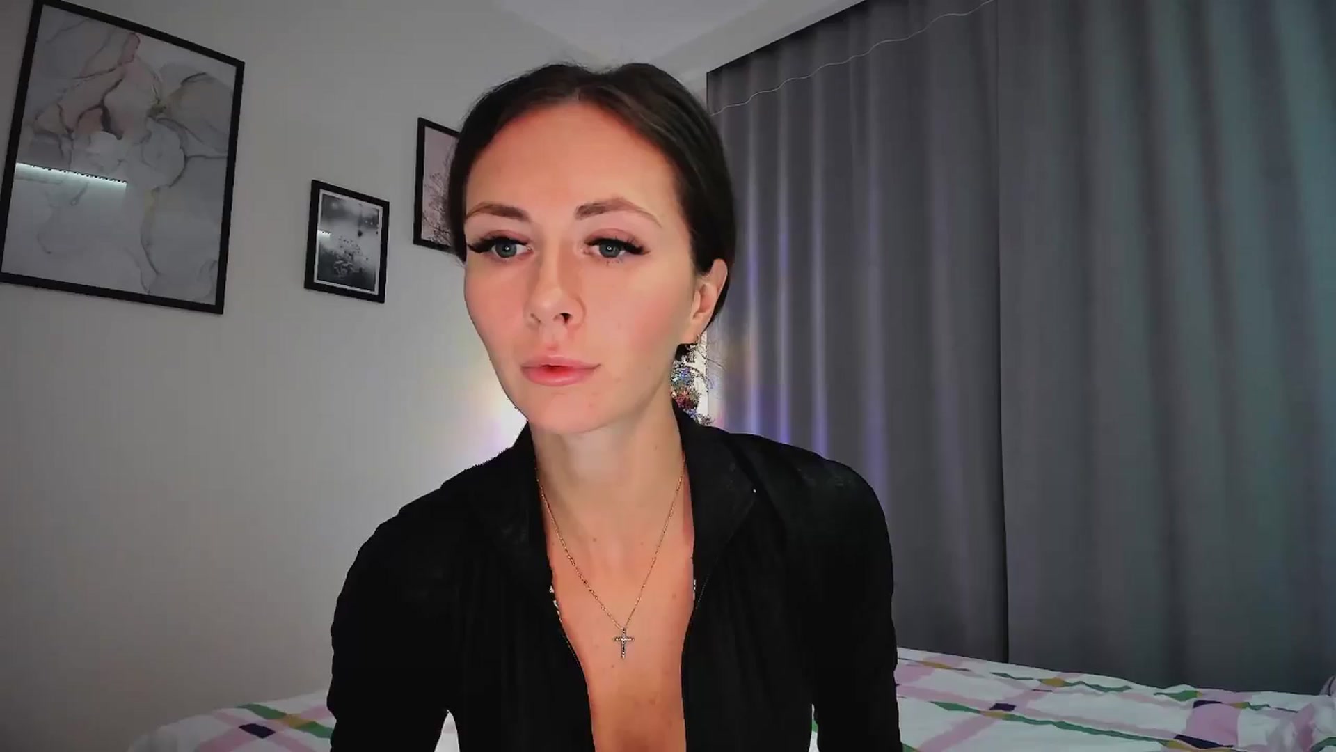 Gallery image thumbnail from Amber_Fry's myfreecams stream on, 01/17/2025, 19:06 image 2 of 20