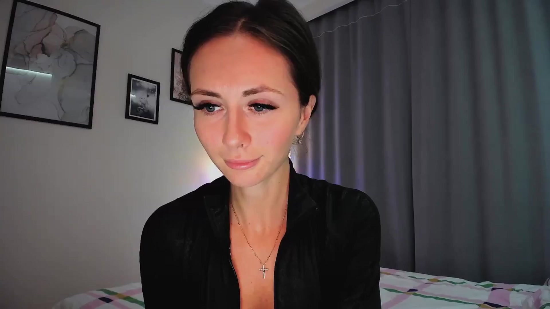 Gallery image thumbnail from Amber_Fry's myfreecams stream on, 01/17/2025, 19:06 image 4 of 20