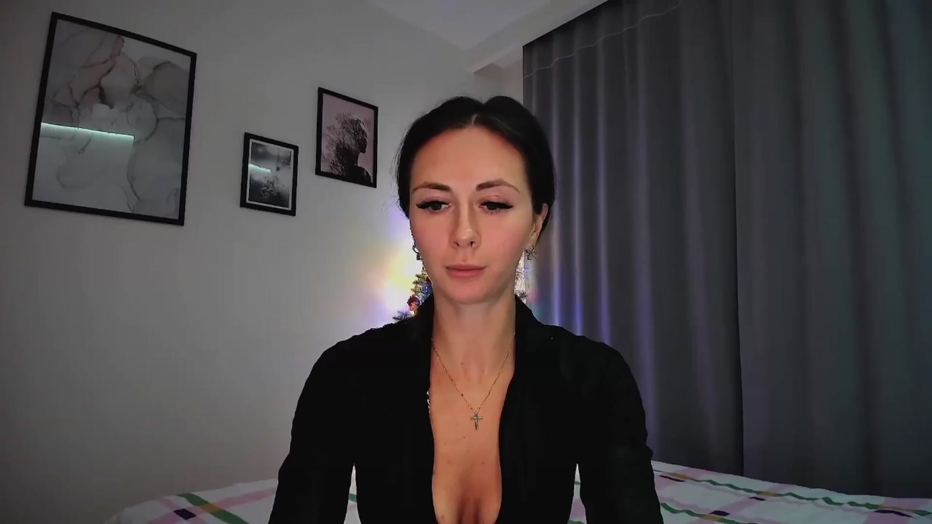 Gallery image thumbnail from Amber_Fry's myfreecams stream on, 01/17/2025, 20:18 image 13 of 20