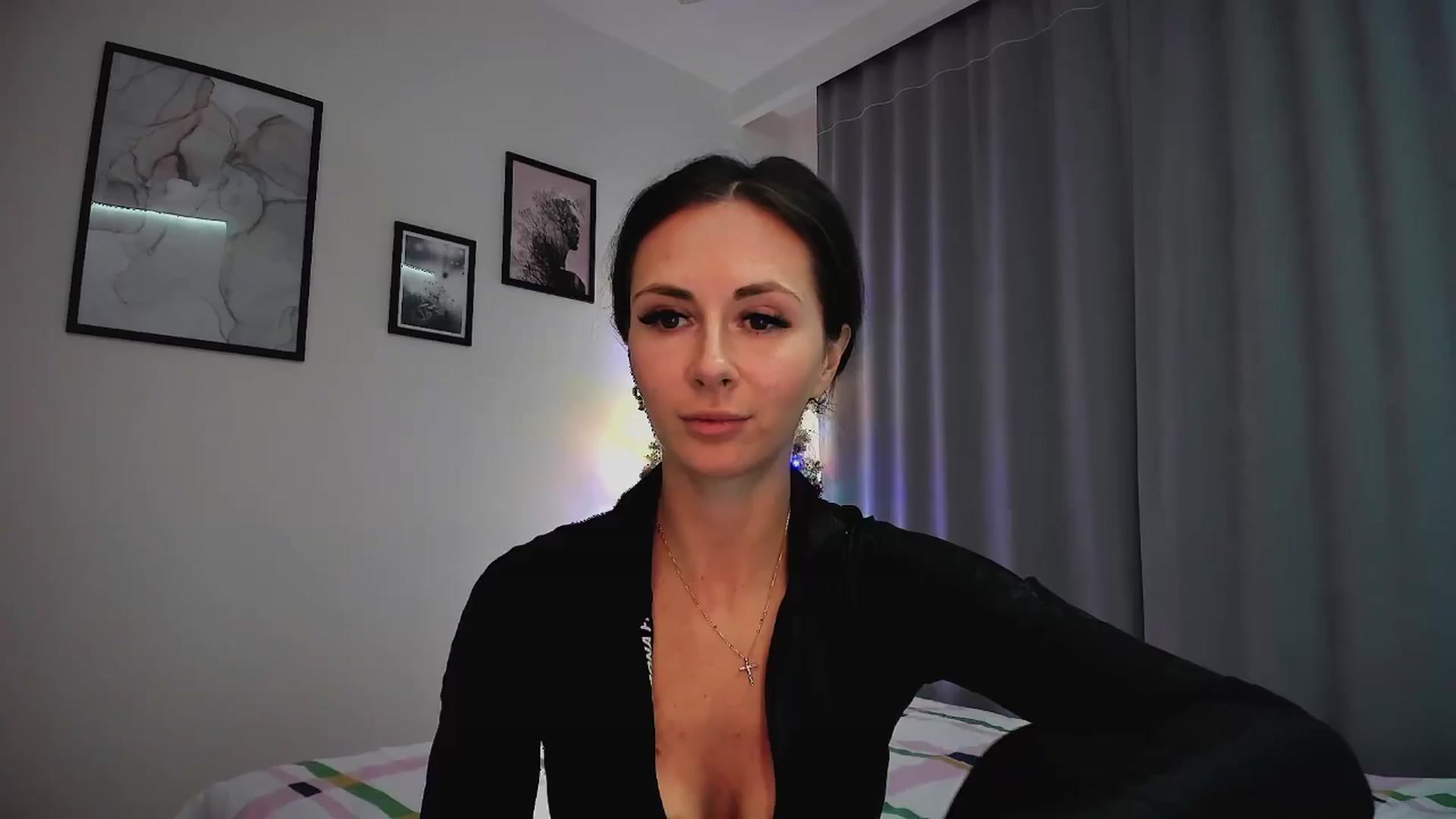 Gallery image thumbnail from Amber_Fry's myfreecams stream on, 01/17/2025, 20:18 image 3 of 20