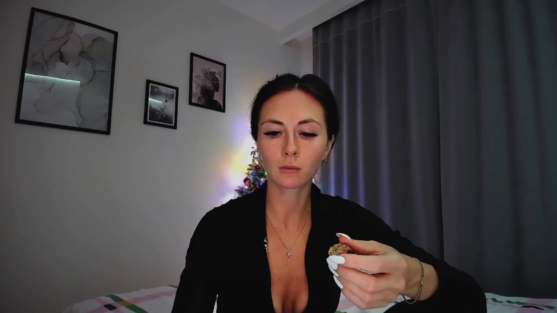 Gallery image thumbnail from Amber_Fry's myfreecams stream on, 01/17/2025, 20:18 image 9 of 20