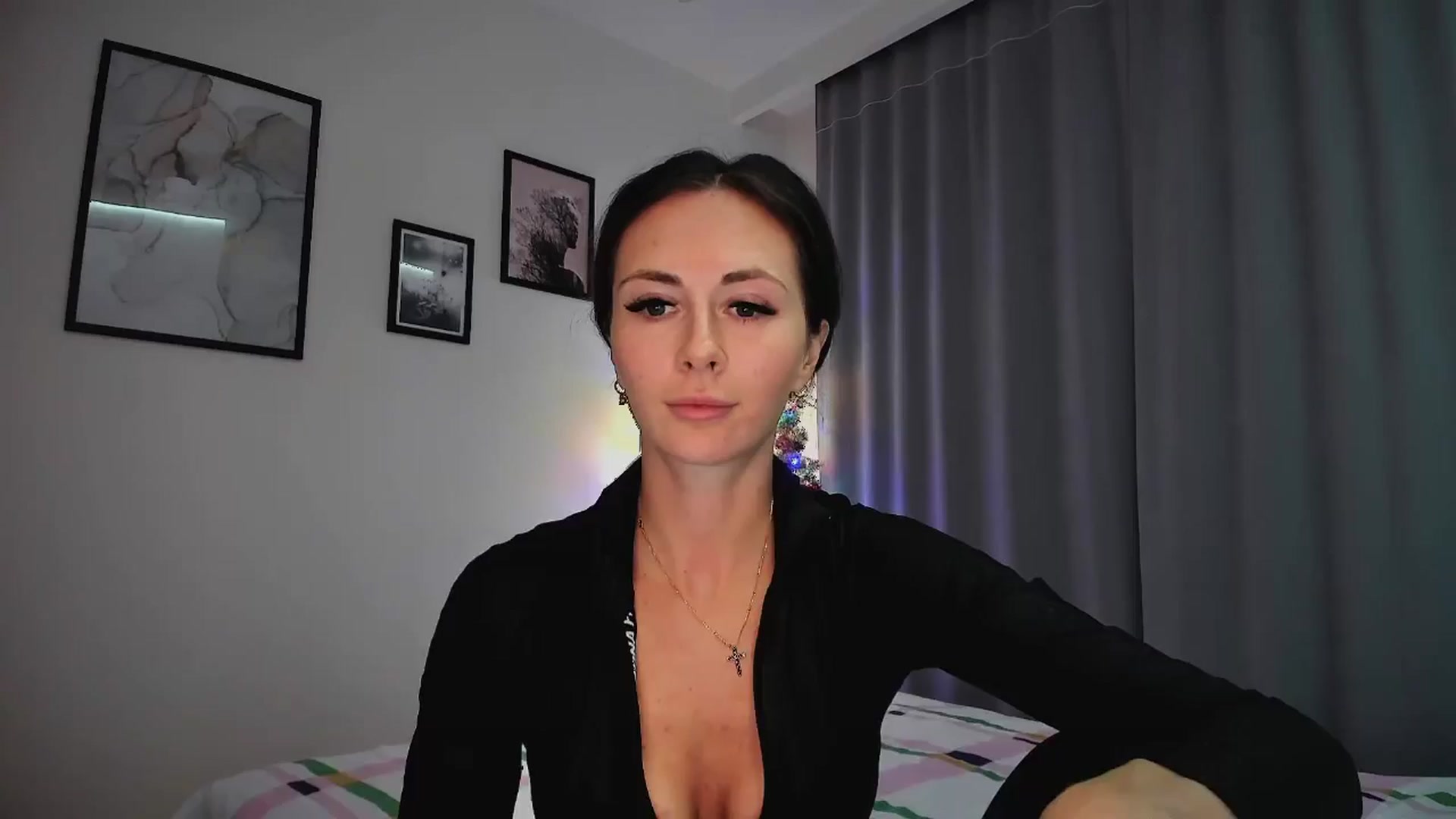 Gallery image thumbnail from Amber_Fry's myfreecams stream on, 01/17/2025, 20:18 image 2 of 20