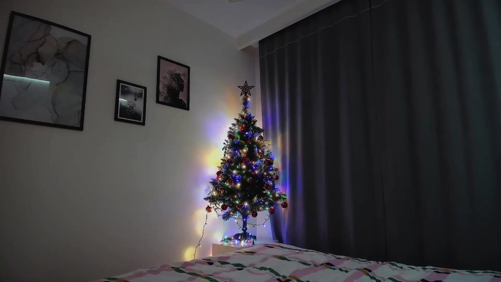 Gallery image thumbnail from Amber_Fry's myfreecams stream on, 01/18/2025, 17:36 image 16 of 20