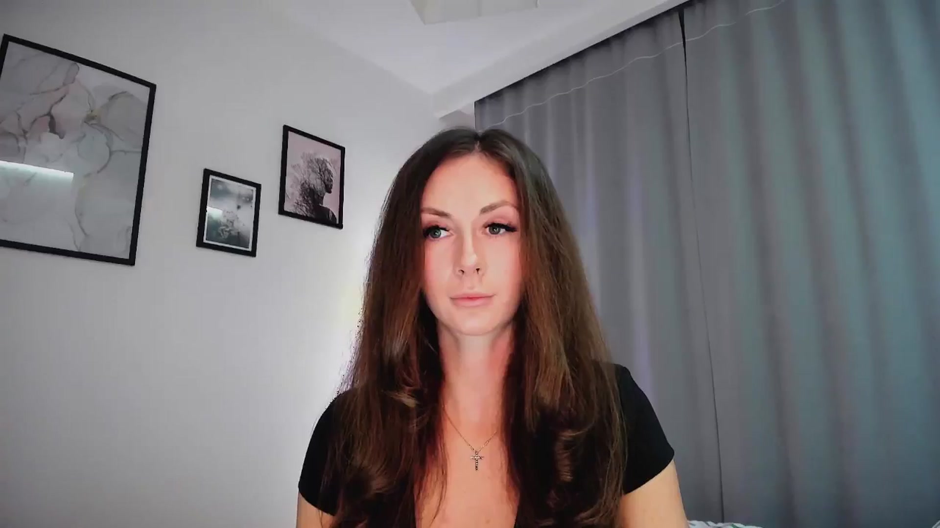 Gallery image thumbnail from Amber_Fry's myfreecams stream on, 01/18/2025, 19:10 image 4 of 20