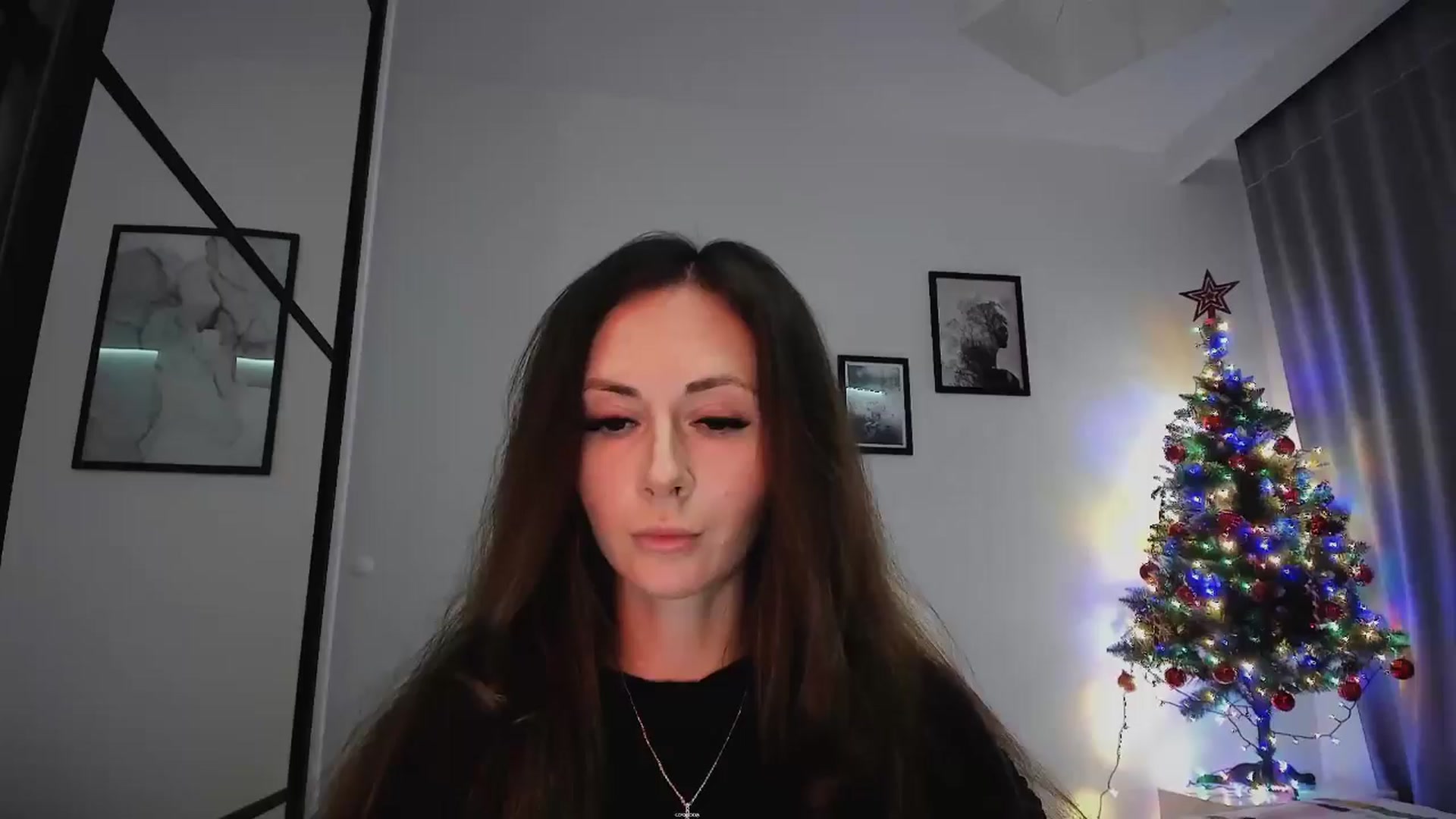 Gallery image thumbnail from Amber_Fry's myfreecams stream on, 01/18/2025, 19:10 image 16 of 20