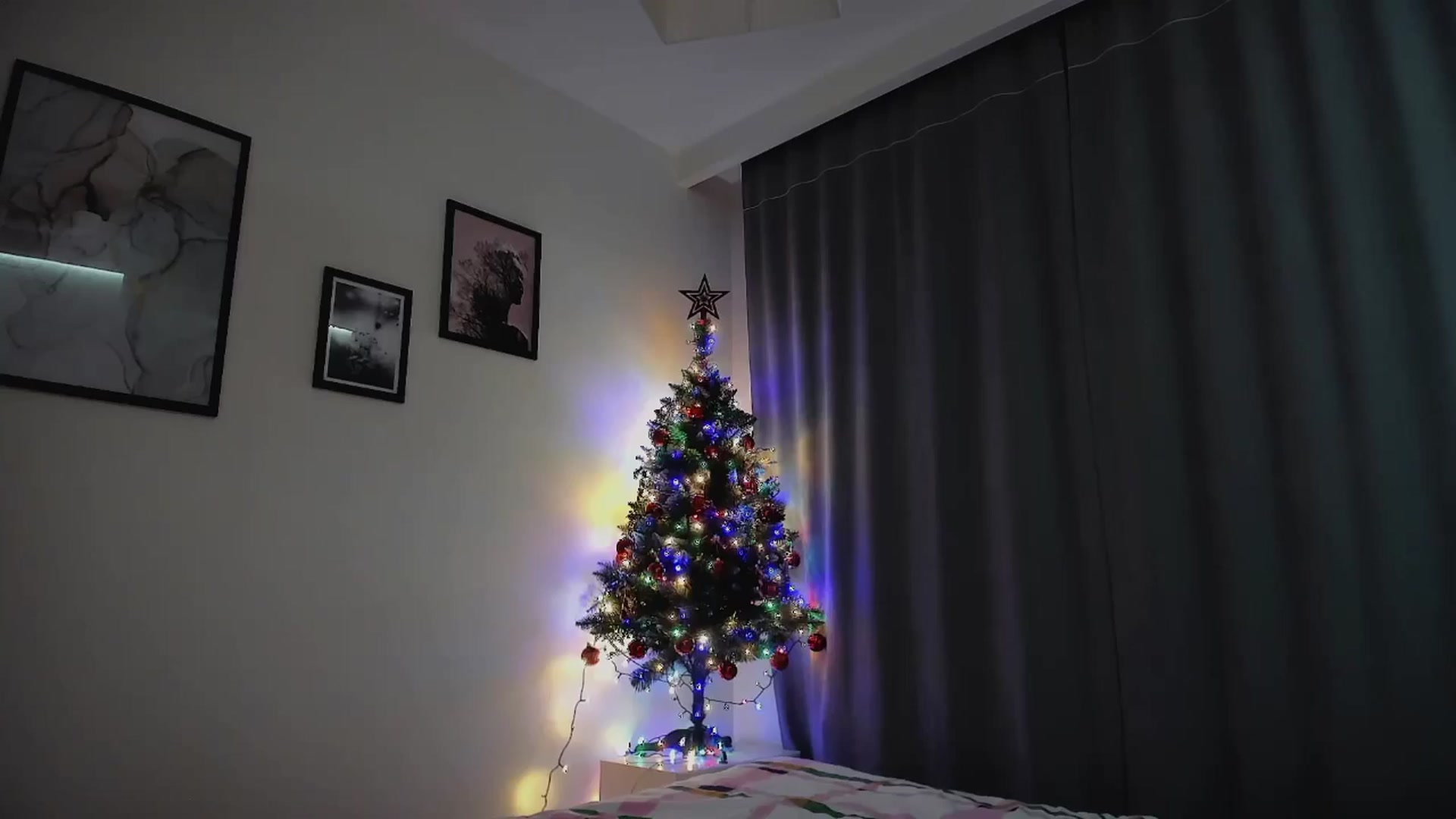 Gallery image thumbnail from Amber_Fry's myfreecams stream on, 01/18/2025, 19:10 image 6 of 20