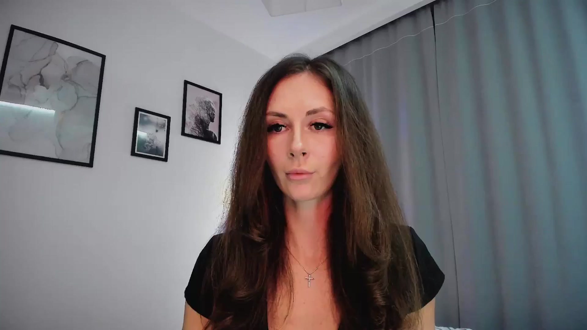 Gallery image thumbnail from Amber_Fry's myfreecams stream on, 01/18/2025, 19:10 image 9 of 20