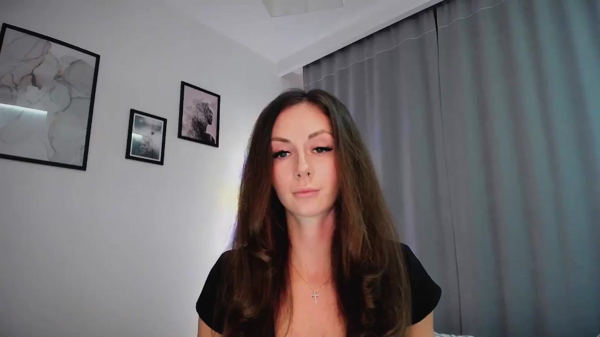 Gallery image thumbnail from Amber_Fry's myfreecams stream on, 01/18/2025, 19:10 image 3 of 20