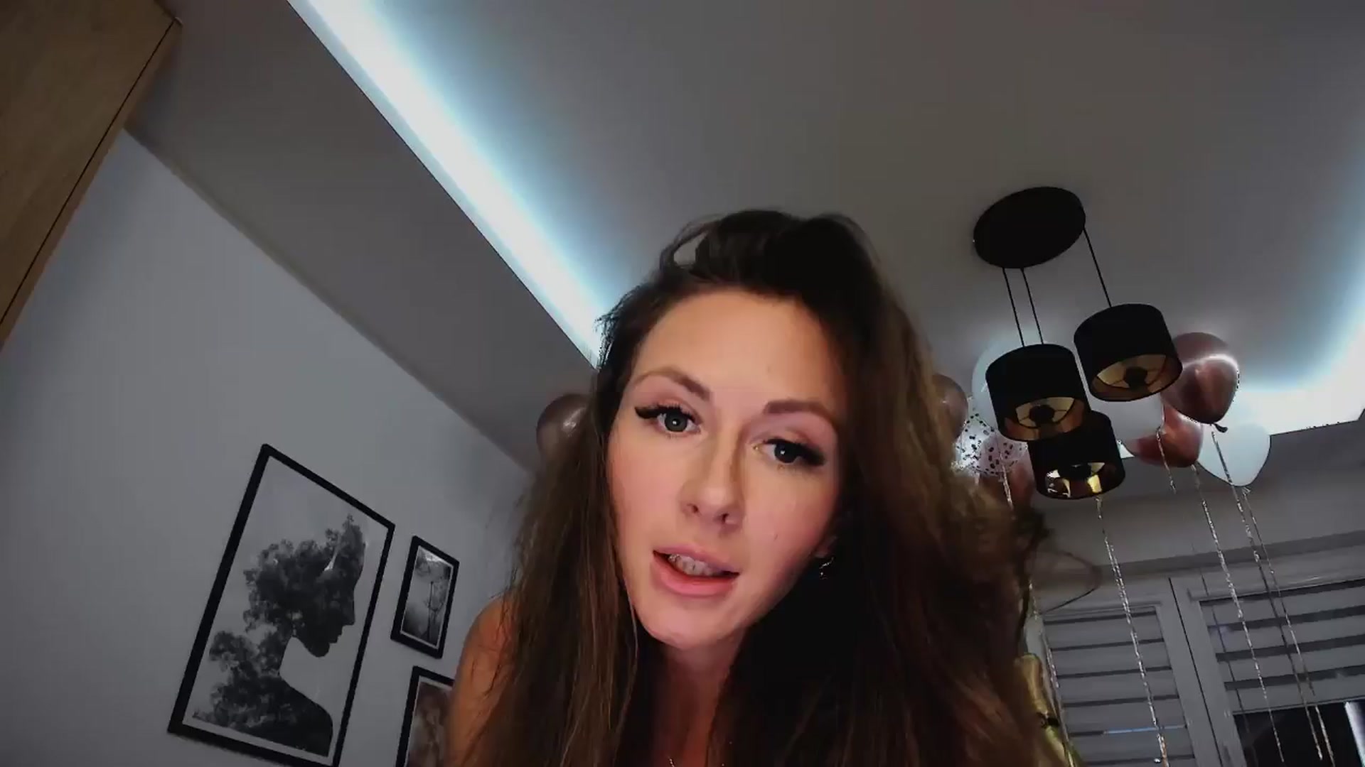 Gallery image thumbnail from Amber_Fry's myfreecams stream on, 01/19/2025, 18:35 image 20 of 20