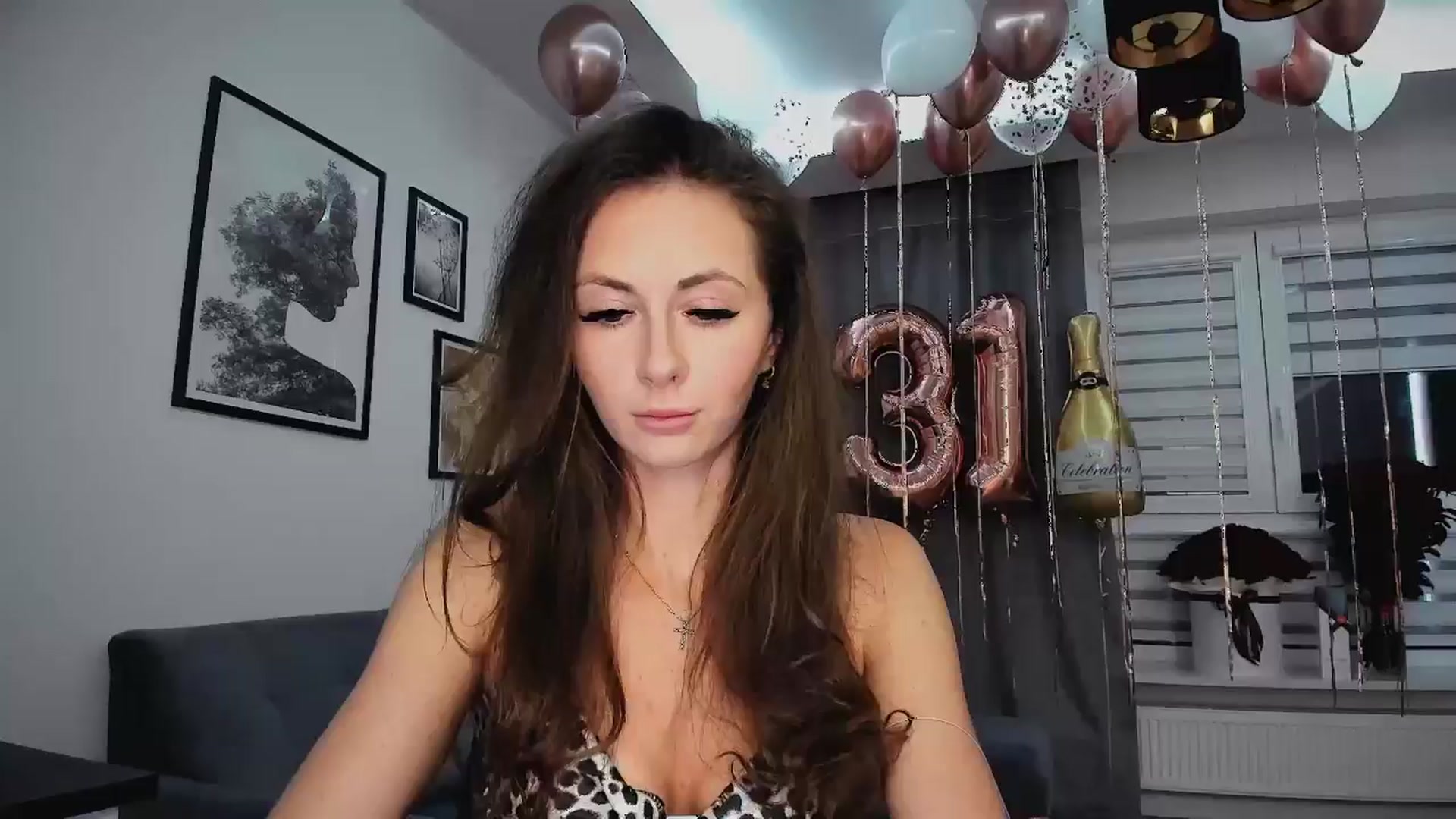 Gallery image thumbnail from Amber_Fry's myfreecams stream on, 01/19/2025, 18:35 image 15 of 20