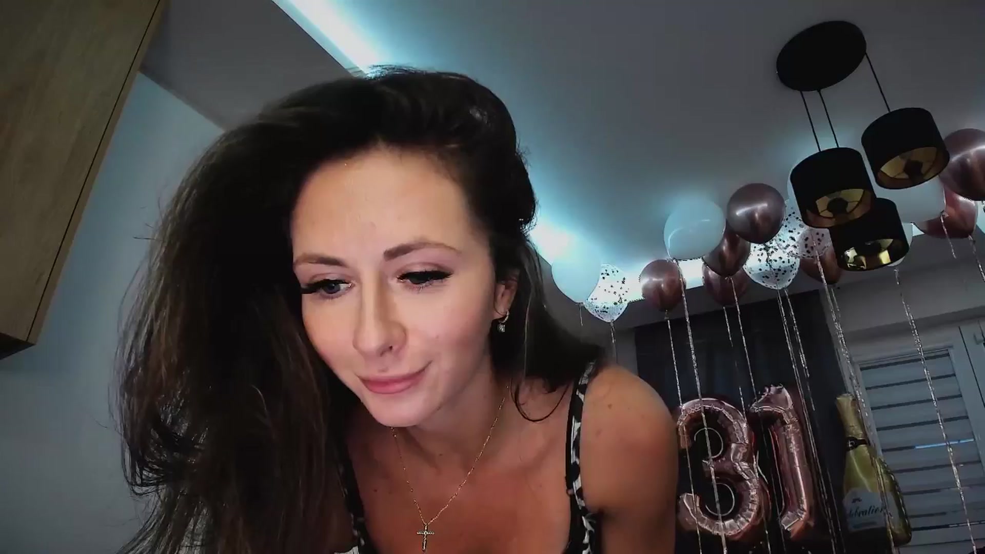 Gallery image thumbnail from Amber_Fry's myfreecams stream on, 01/19/2025, 20:37 image 20 of 20