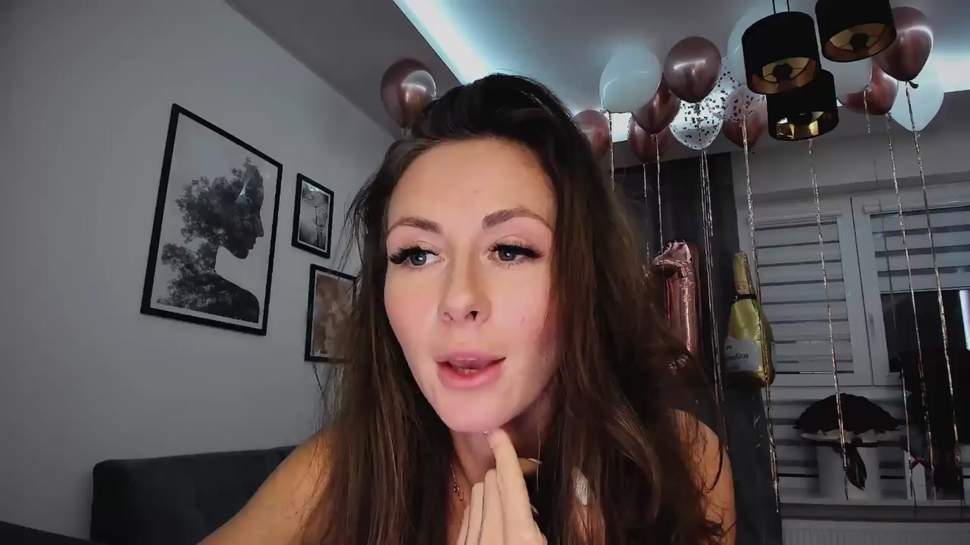 Gallery image thumbnail from Amber_Fry's myfreecams stream on, 01/19/2025, 20:37 image 7 of 20