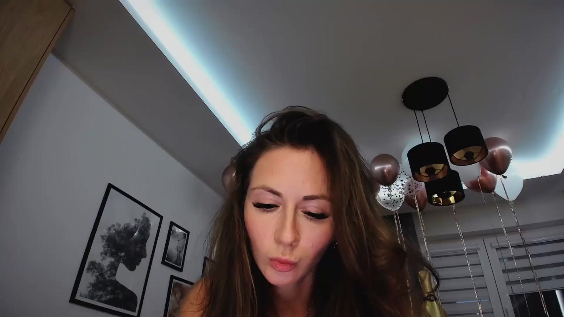 Gallery image thumbnail from Amber_Fry's myfreecams stream on, 01/19/2025, 20:37 image 1 of 20