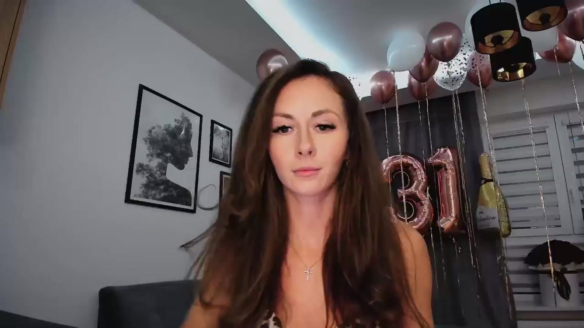 Gallery image thumbnail from Amber_Fry's myfreecams stream on, 01/19/2025, 20:37 image 15 of 20