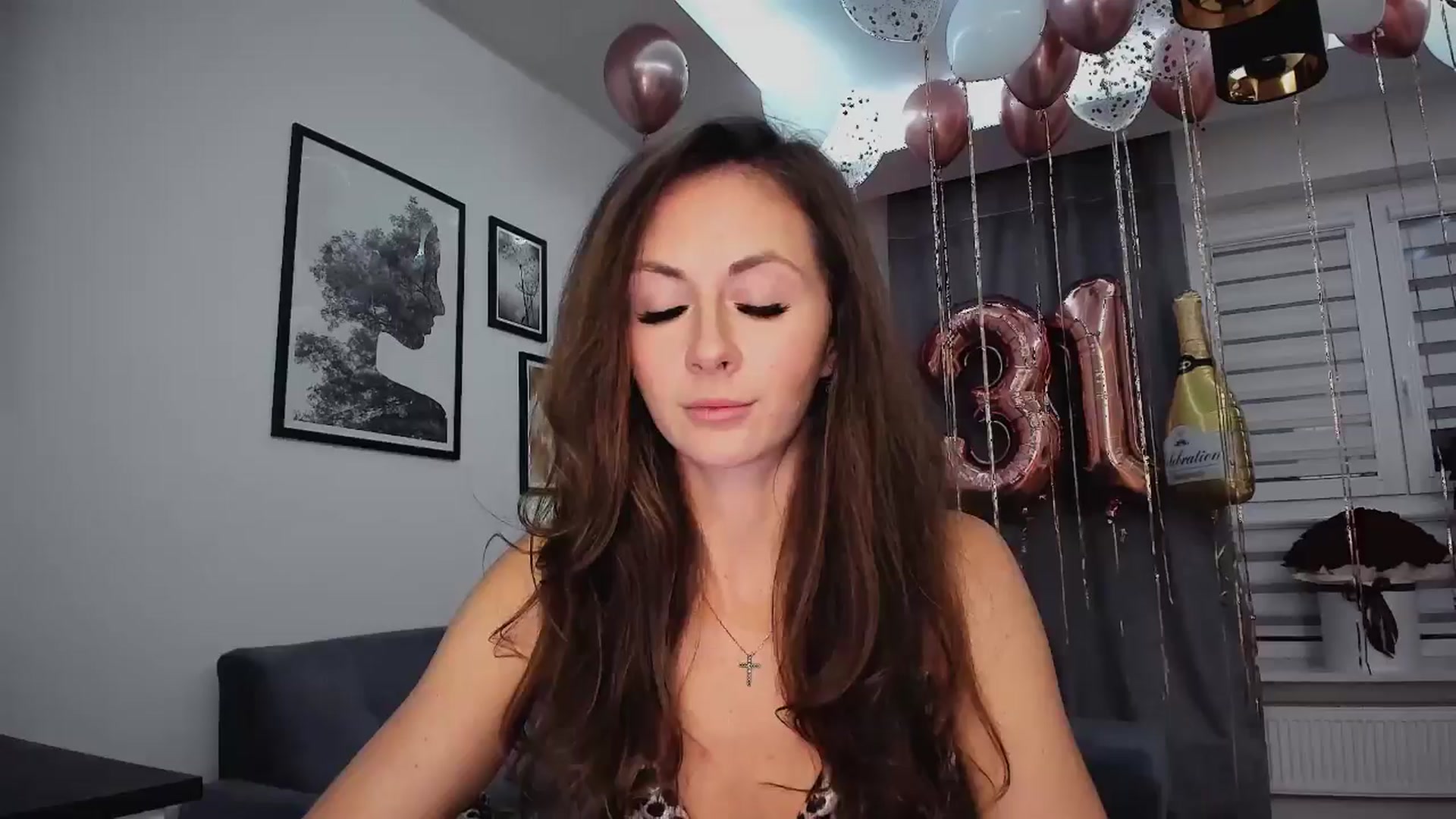 Gallery image thumbnail from Amber_Fry's myfreecams stream on, 01/19/2025, 21:41 image 10 of 20