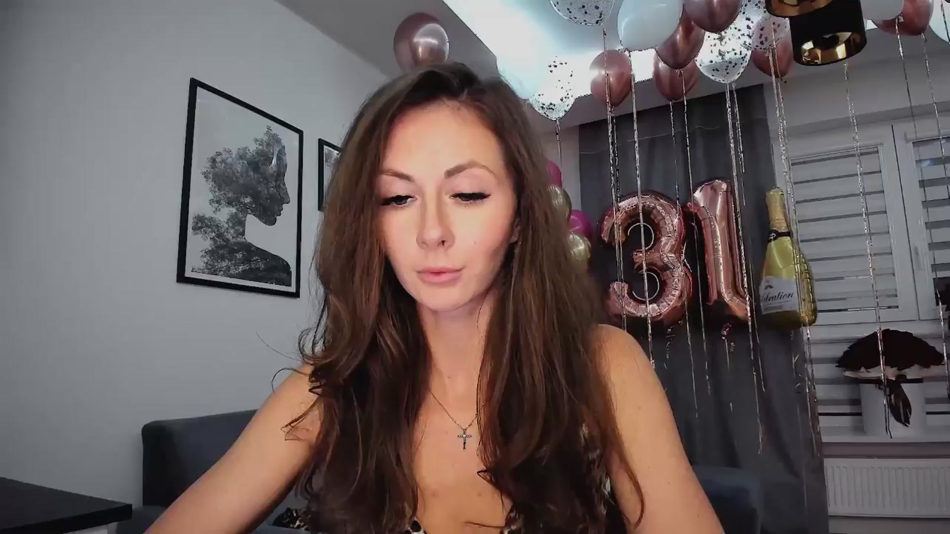Gallery image thumbnail from Amber_Fry's myfreecams stream on, 01/19/2025, 21:41 image 3 of 20