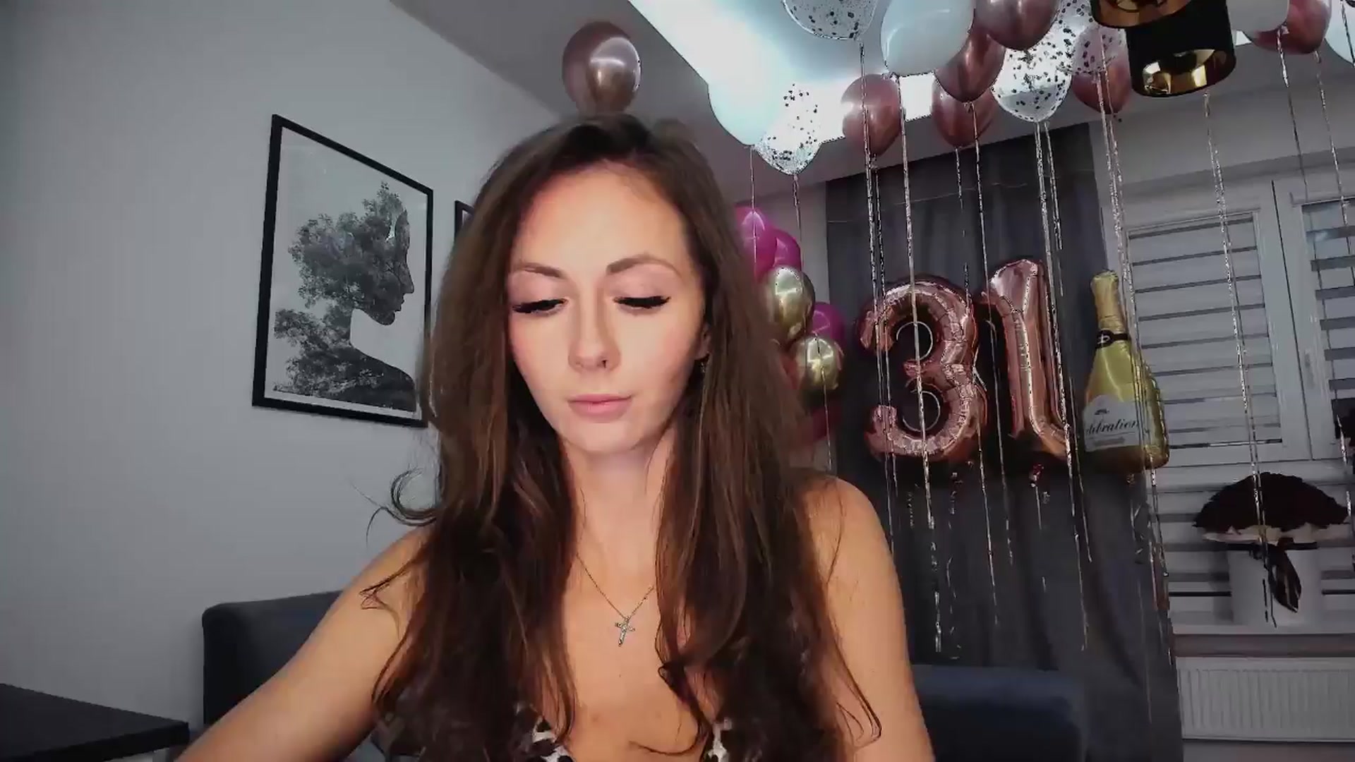 Gallery image thumbnail from Amber_Fry's myfreecams stream on, 01/19/2025, 21:41 image 12 of 20