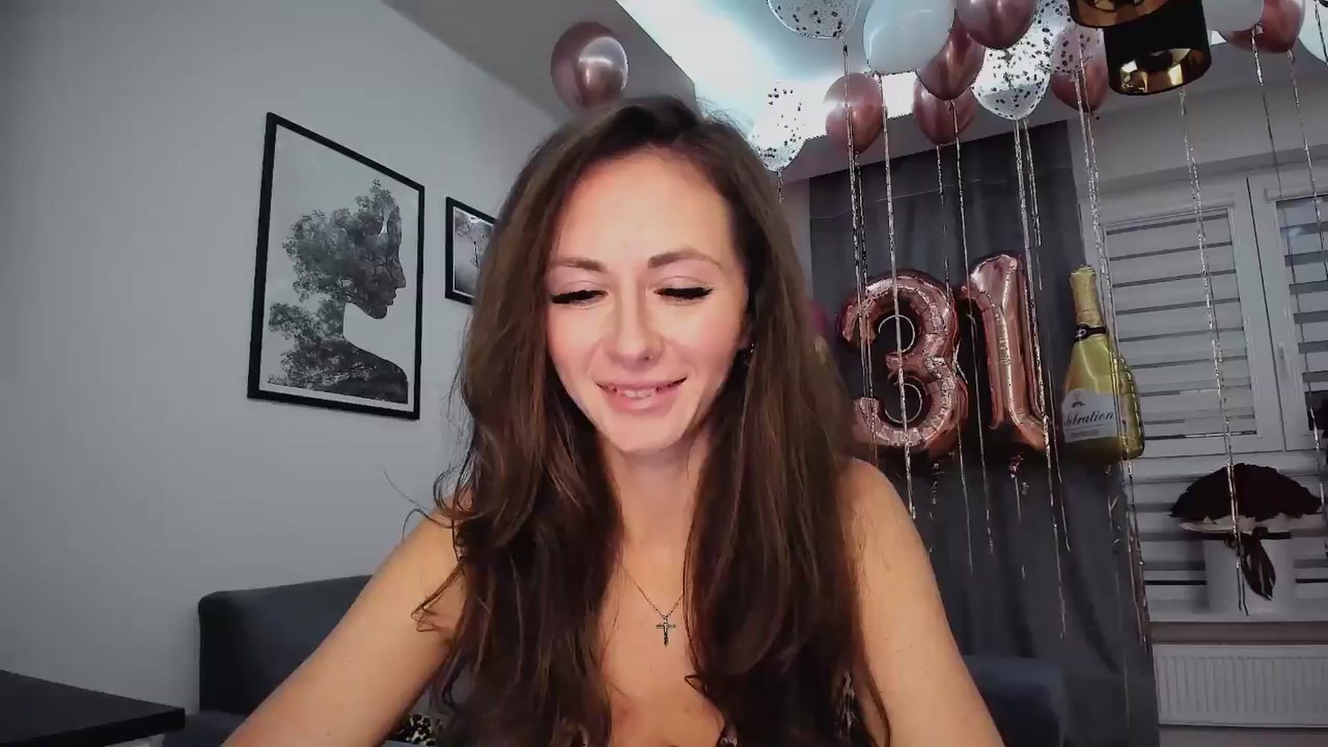 Gallery image thumbnail from Amber_Fry's myfreecams stream on, 01/19/2025, 21:41 image 8 of 20