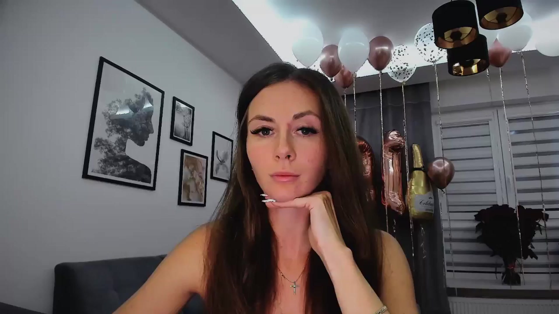 Gallery image thumbnail from Amber_Fry's myfreecams stream on, 01/21/2025, 21:41 image 5 of 20